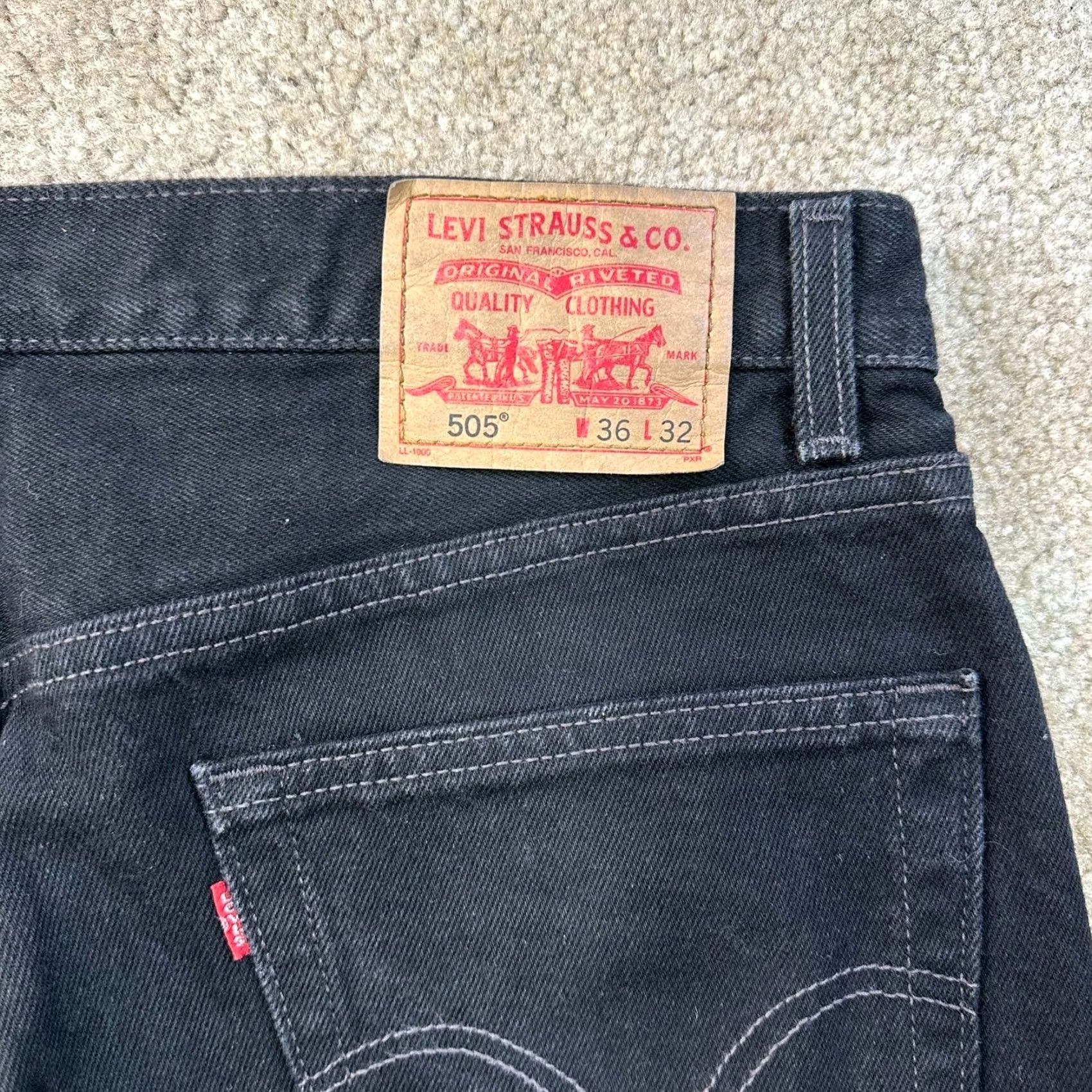 Levi's VINTAGE Levi's 505 Jeans Mens Regular Straight 36x32 Black Made in USA Y2K Distressed Dark Size US 36 / EU 52 - 6 Thumbnail