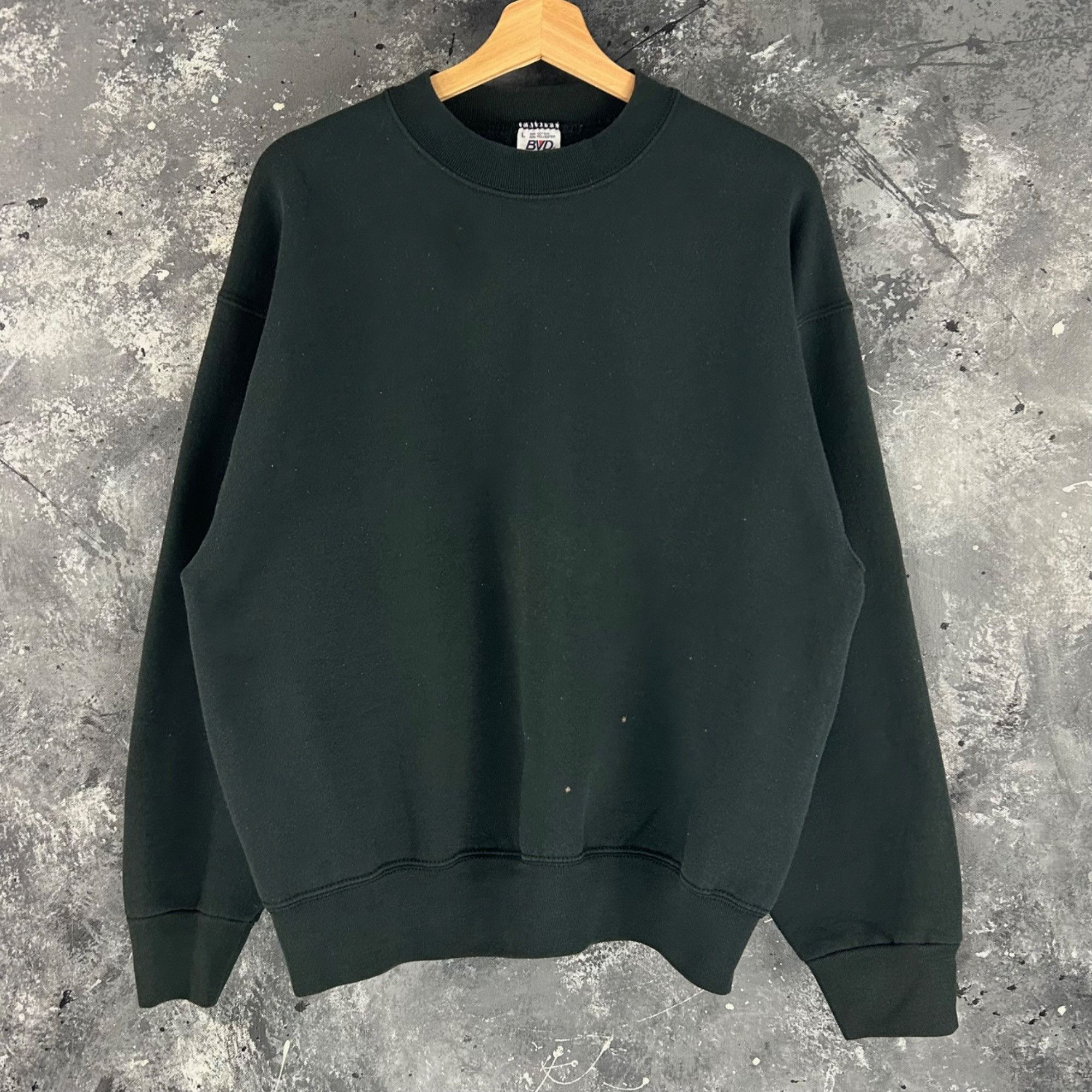 Vintage Vintage 90’s BVD blank black sweatshirt Size US L / EU 52-54 / 3 - 1 Thumbnail