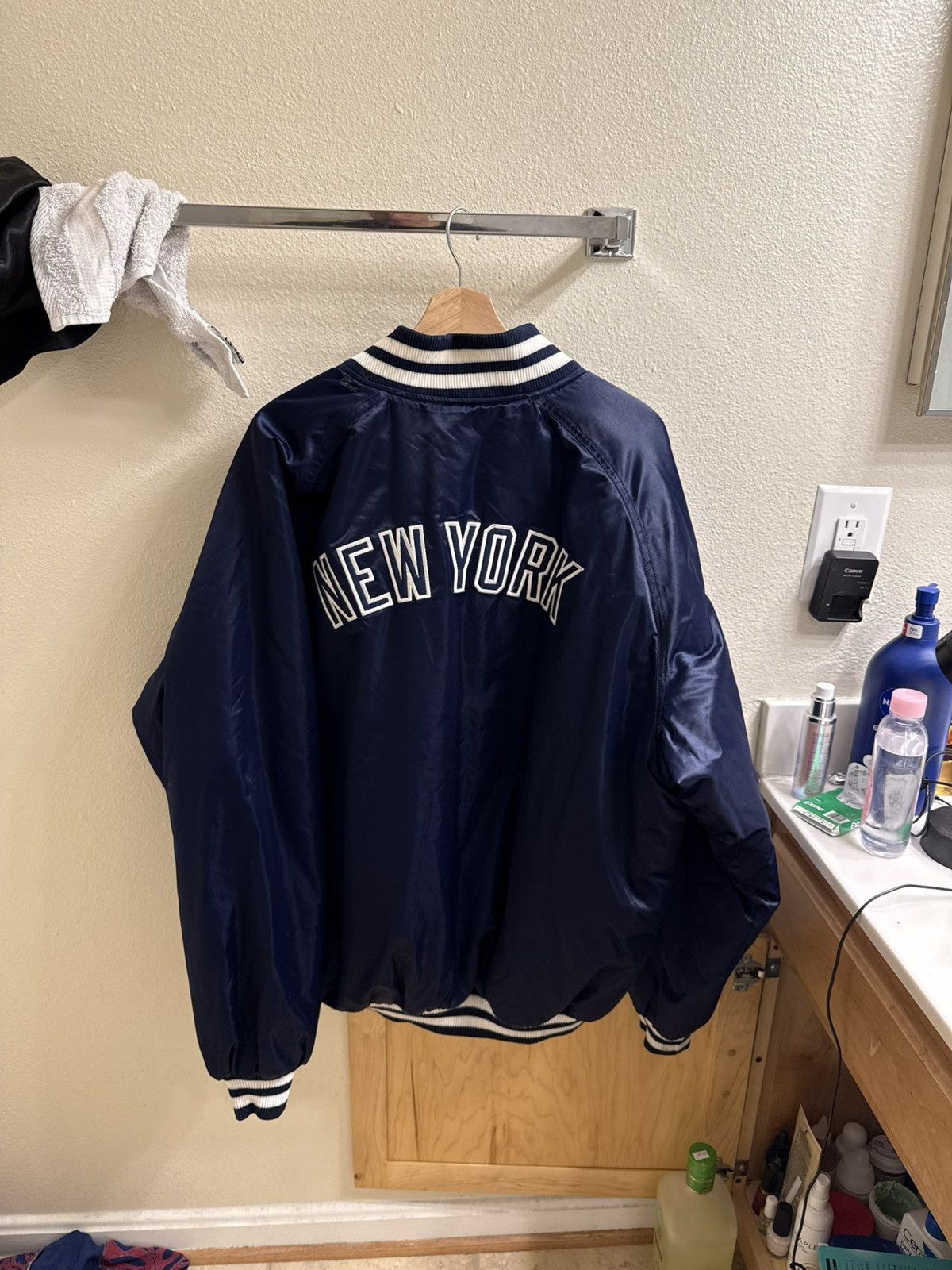 New York Yankees New York Yankees Satin Varsity Jacket Vintage Size US XL / EU 56 / 4 - 2 Thumbnail