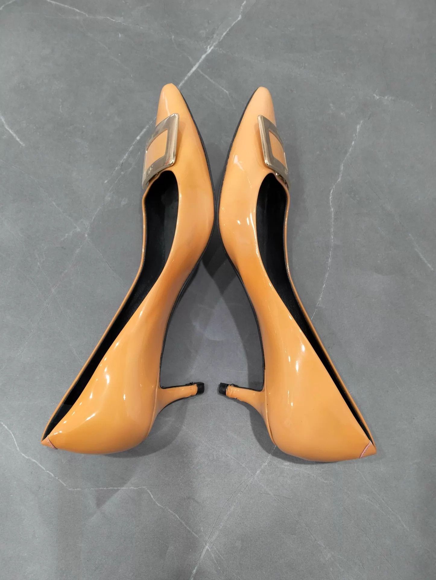 Roger Vivier Roger Vivier Patent Leather Pointed Toe Pumps 36 Size US 5.5 / IT 35.5 - 2 Thumbnail