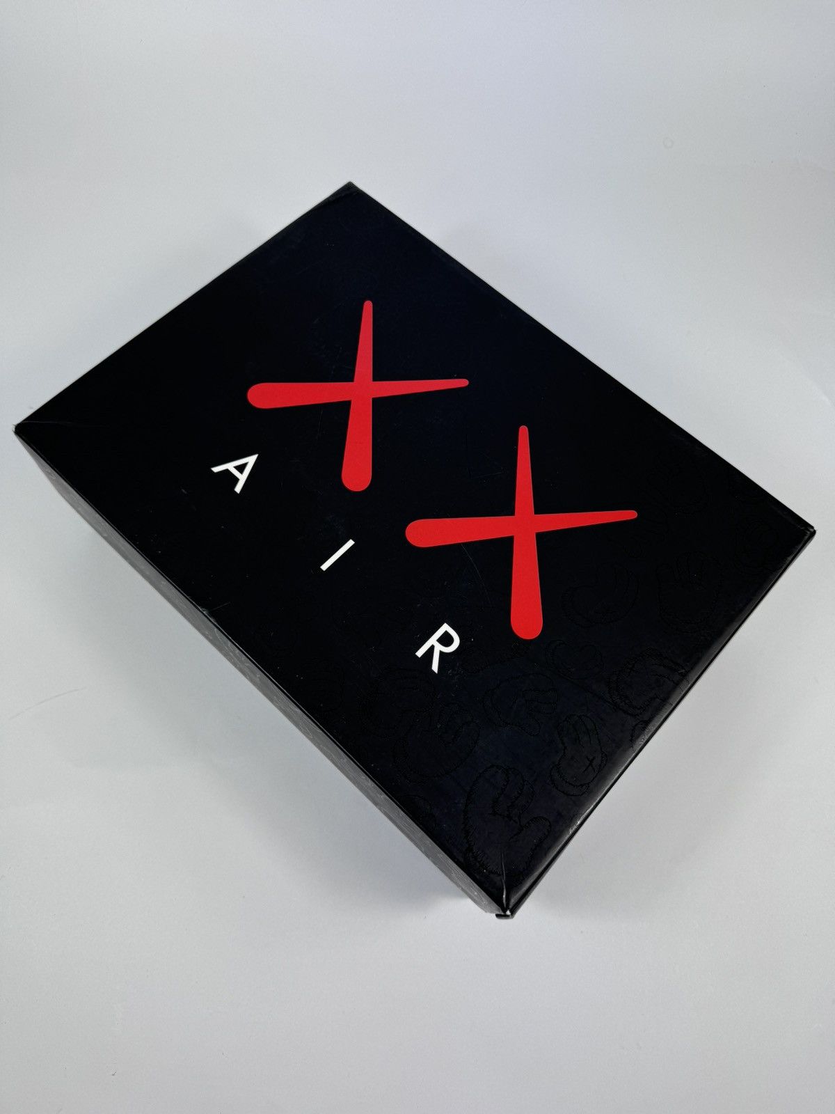 Jordan Brand × Kaws AIR JORDAN 4 RETRO X KAWS SNEAKERS Size US 9.5 / EU 42-43 - 17 Thumbnail