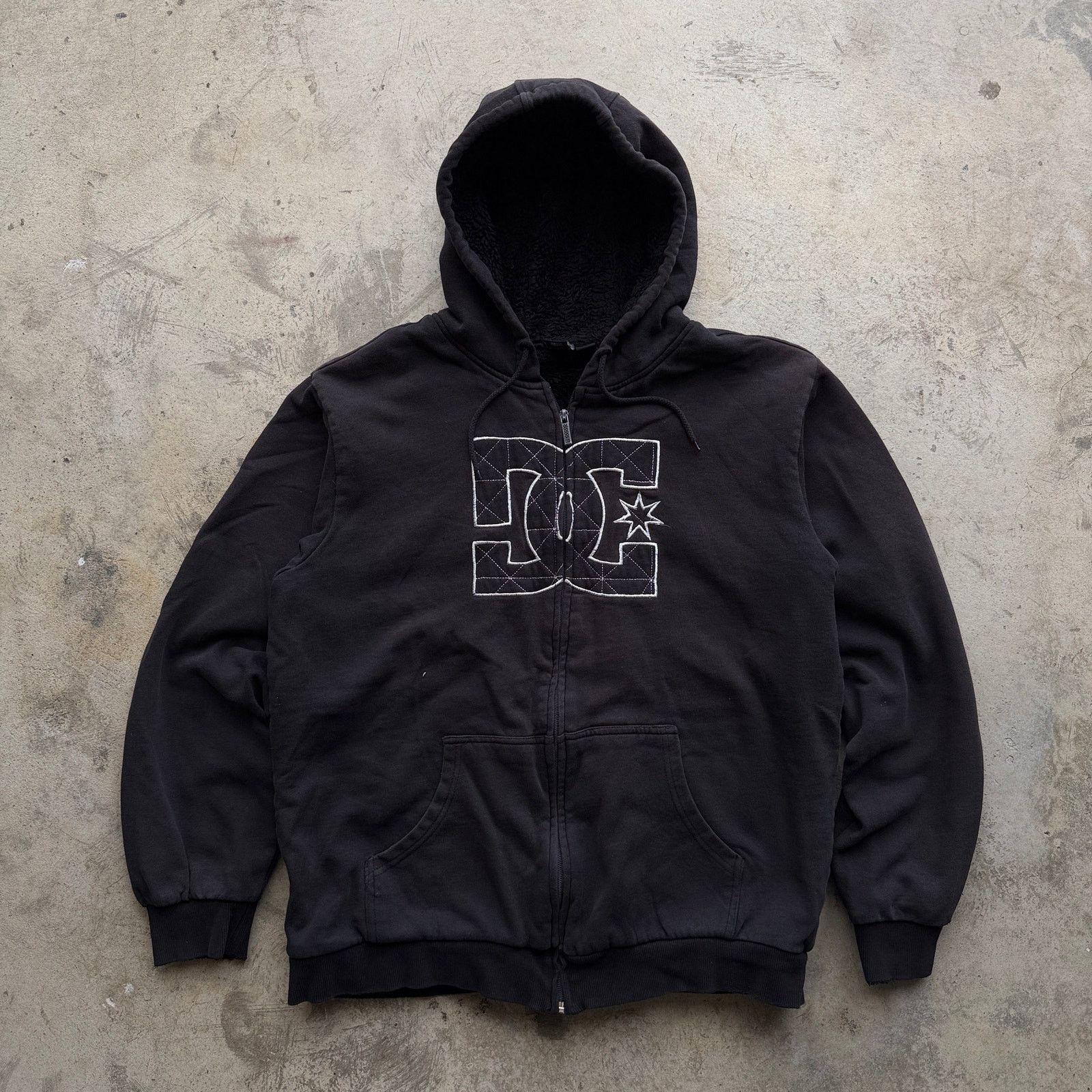 DC Vintage Y2K DC Shoes Black Zip Up Hoodie Sherpa Lined Skater Size US L / EU 52-54 / 3 - 1 Thumbnail