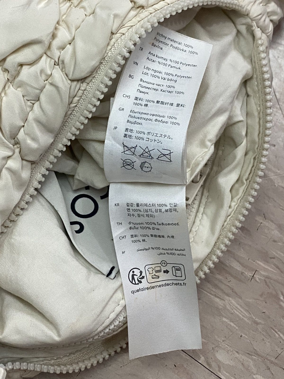Cos × Designer COS quilted messenger bag Size ONE SIZE - 9 Thumbnail