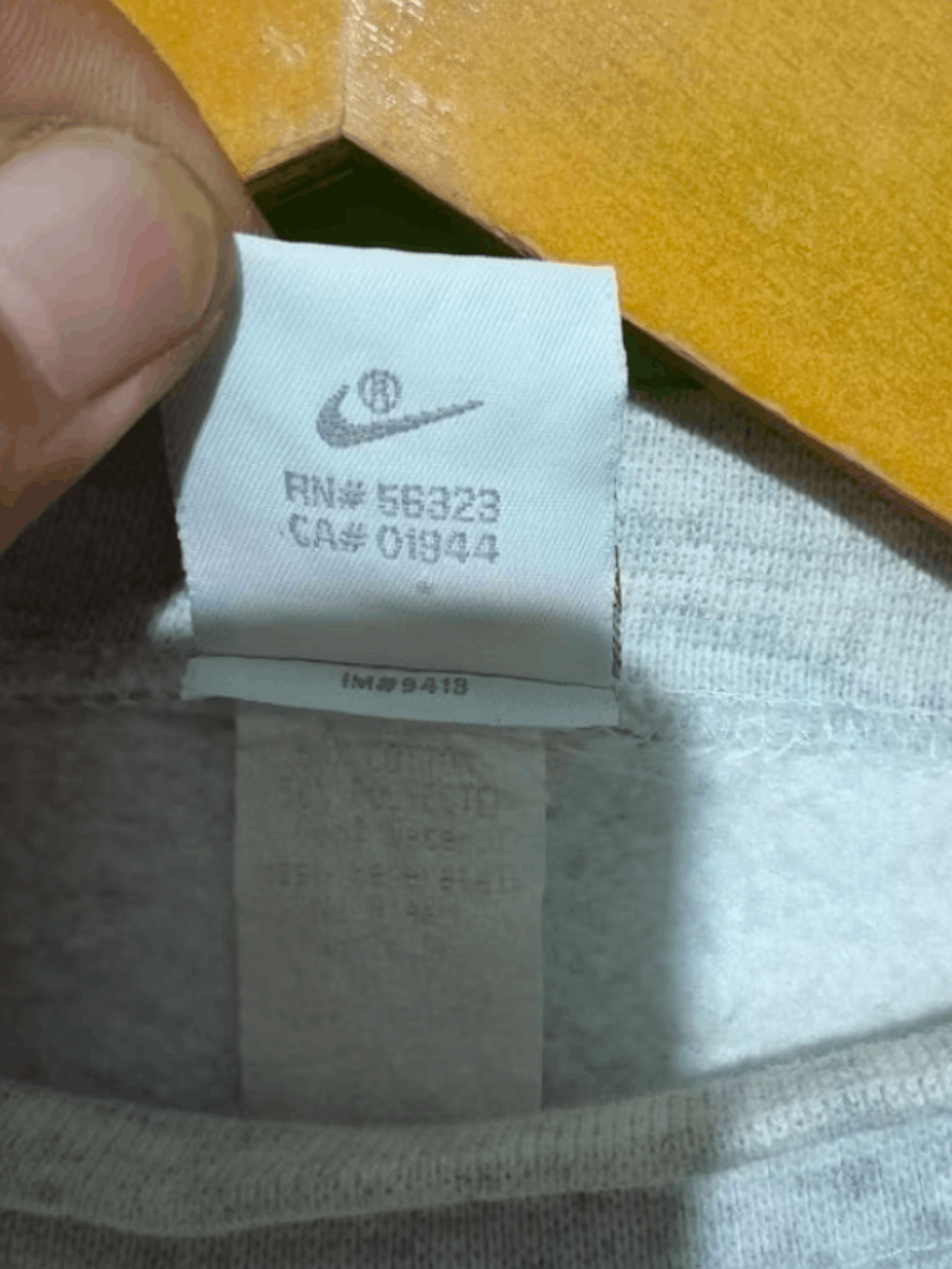 Nike Rare Vintage Nike Honolulu Hawaii Marathon 1993 Sweatshirt Size US XS / EU 42 / 0 - 6 Thumbnail