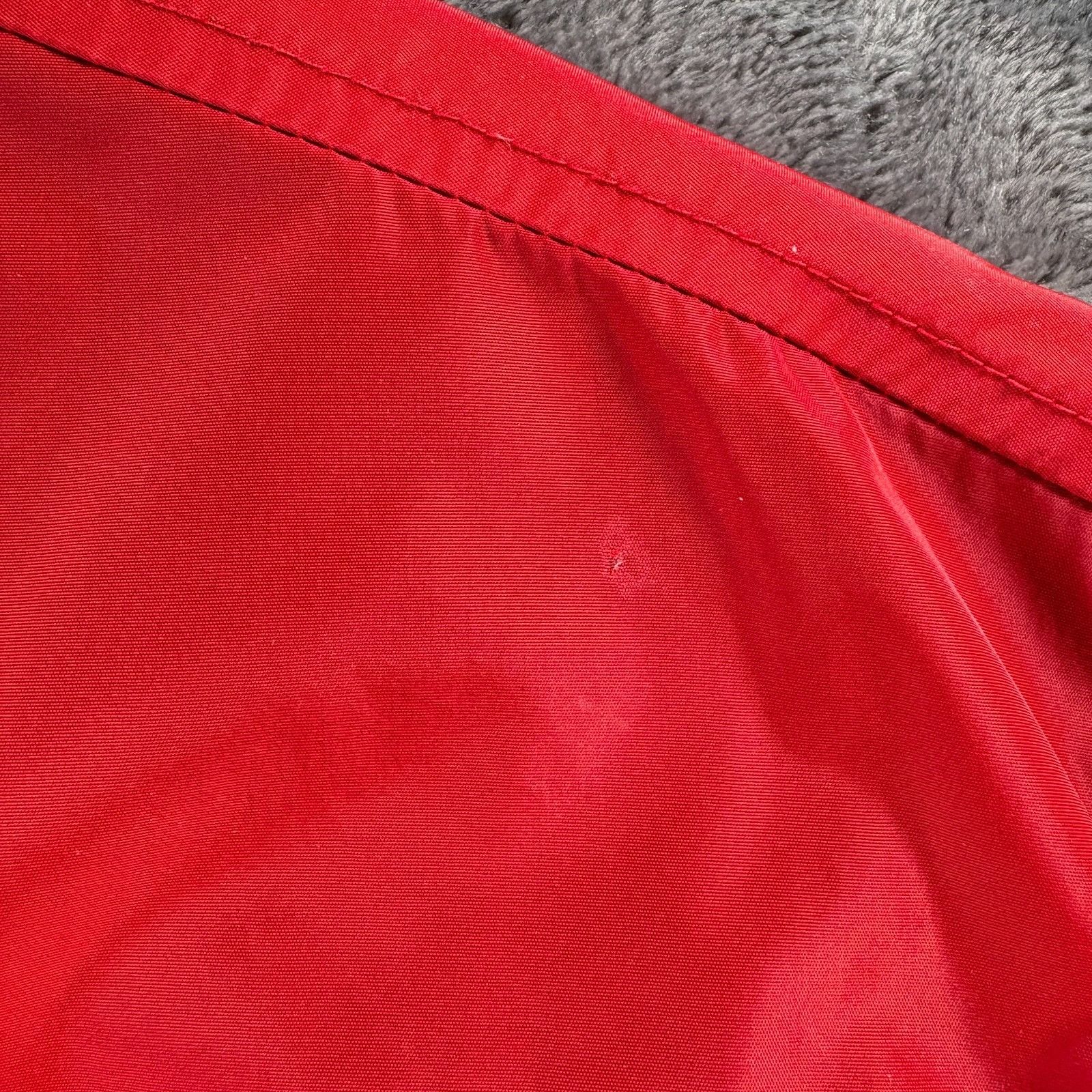 Nike Vintage Nike Red Black Hooded Pullover Windbreaker Jacket Me Size US M / EU 48-50 / 2 - 5 Thumbnail