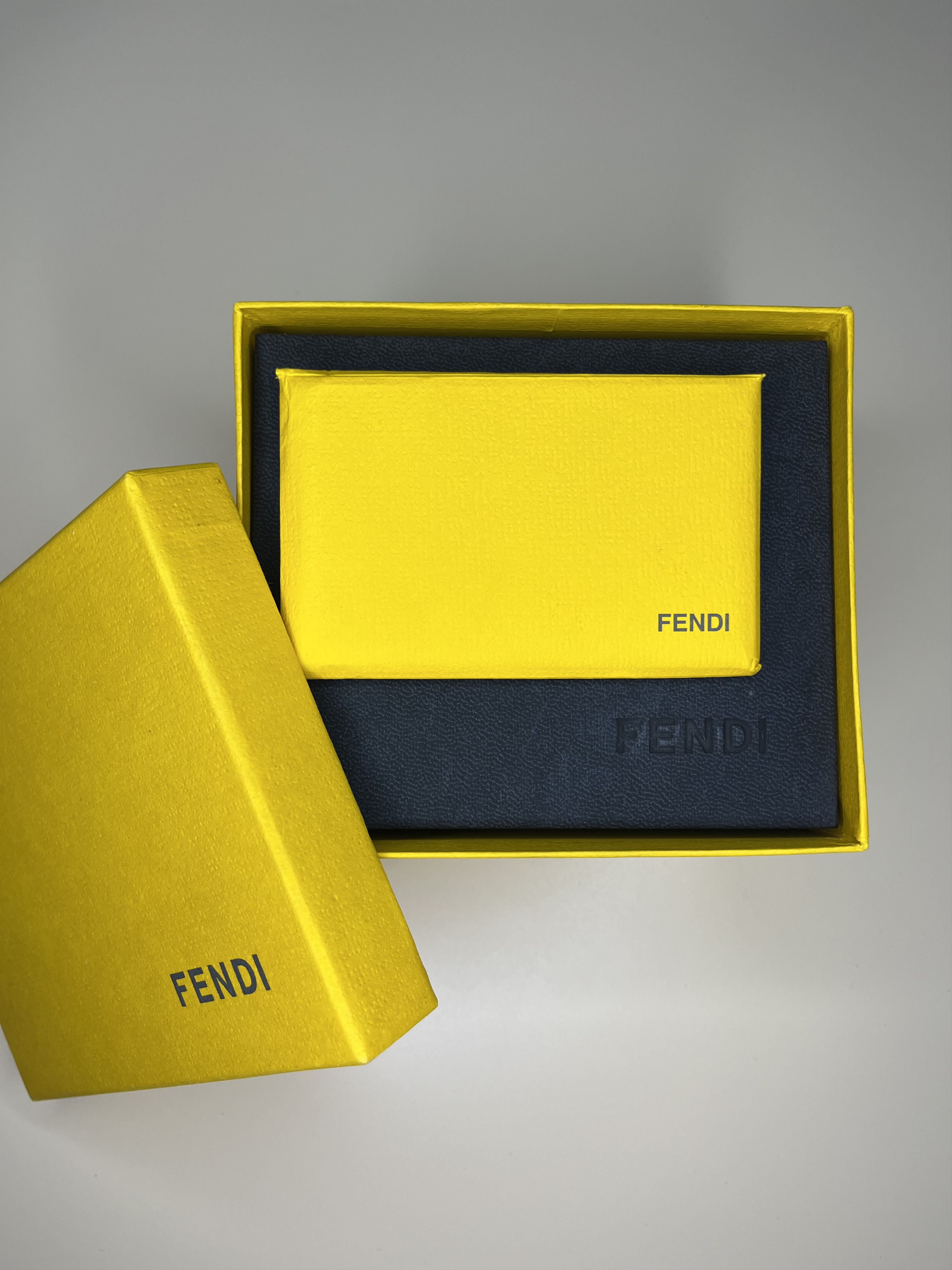 Fendi FENDI 005-2200M-436 Stainless Sapphire Crystal Wrist Watch Size ONE SIZE - 3 Thumbnail