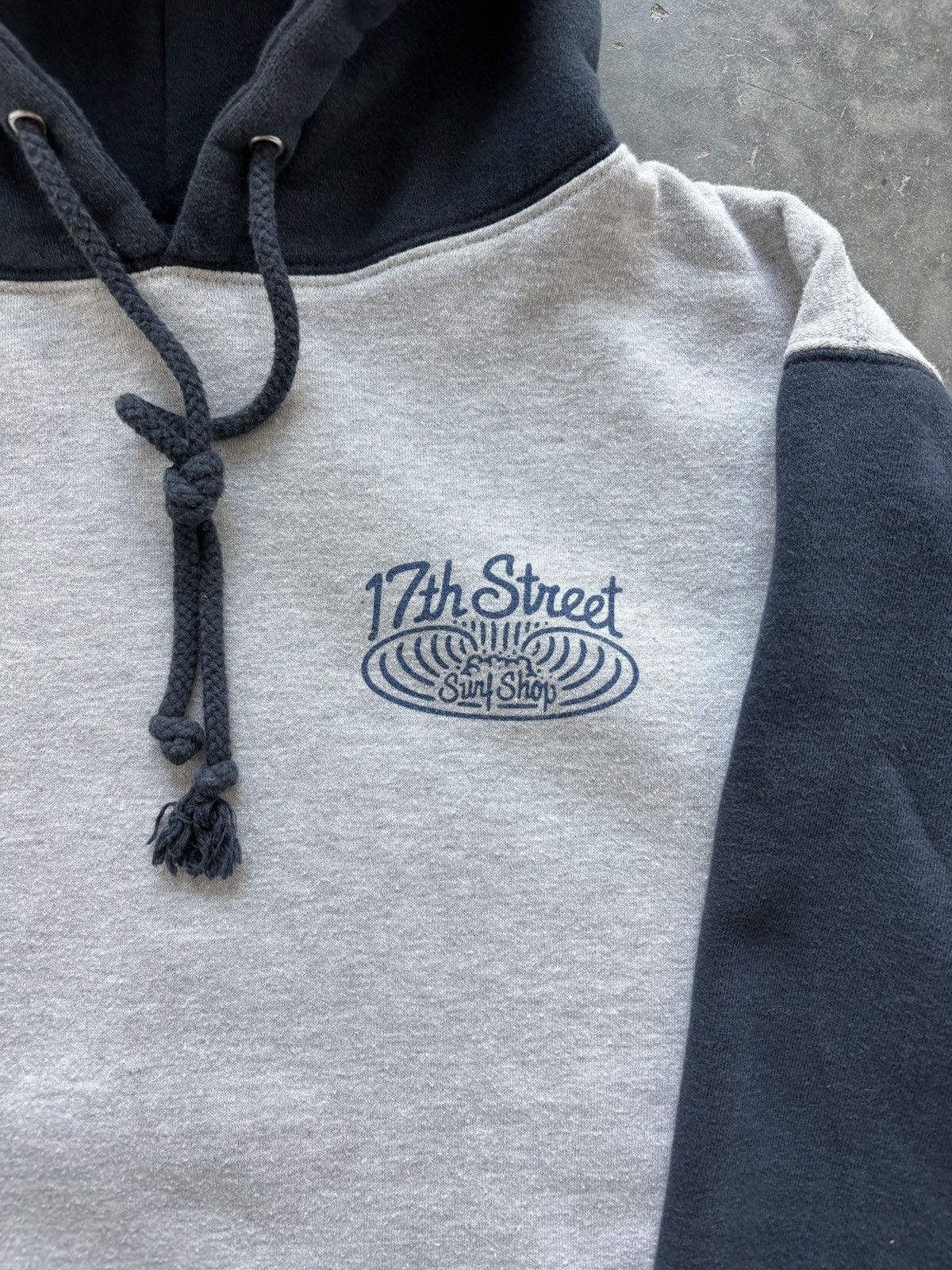 Vintage Vintage Y2K 17th Street Surf Shop Hoodie Size US M / EU 48-50 / 2 - 2 Thumbnail