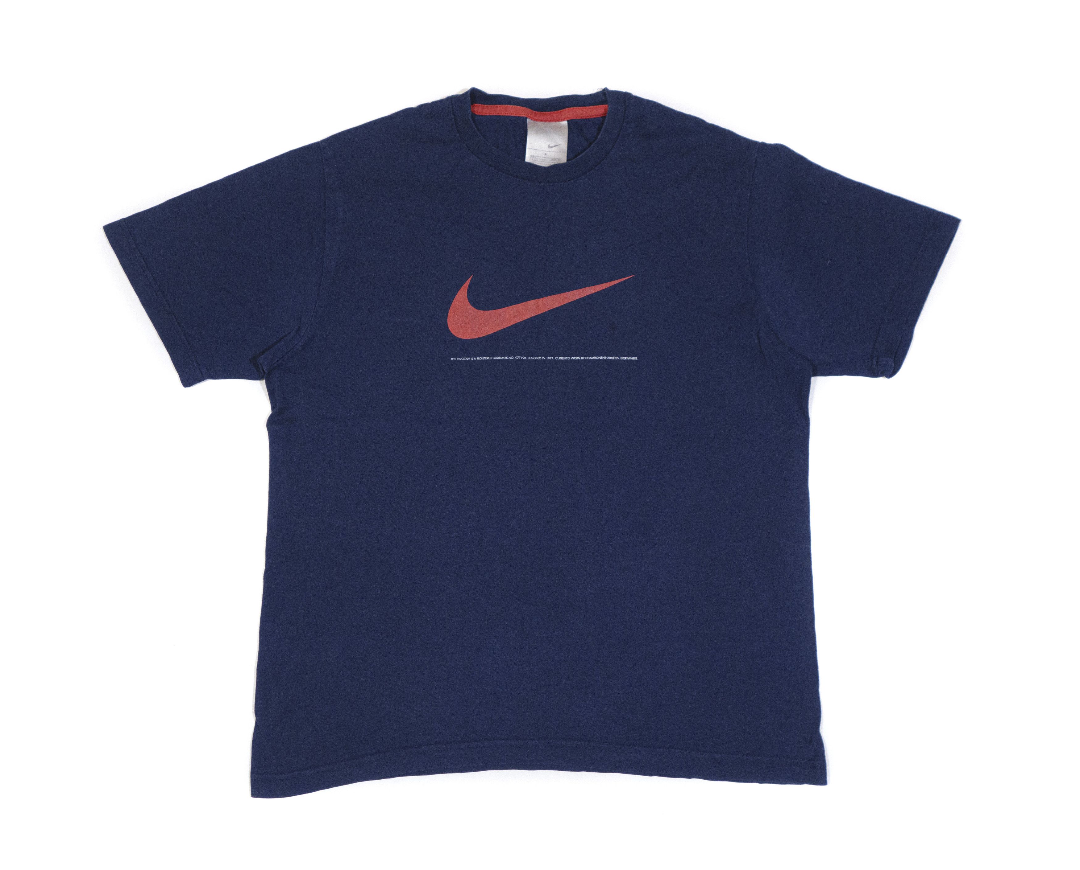 Nike 00S Swoosh Big Logo T-Shirt Size US L / EU 52-54 / 3 - 1 Thumbnail
