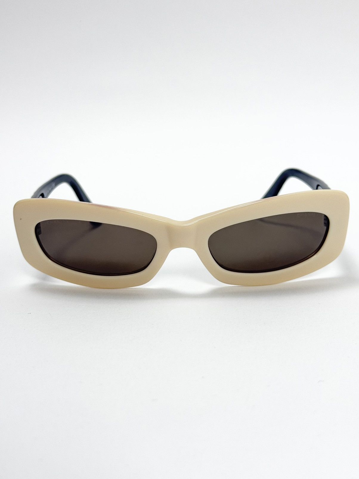 Chanel RARE VINTAGE CHANEL SUNGLASSES Size ONE SIZE - 4 Thumbnail
