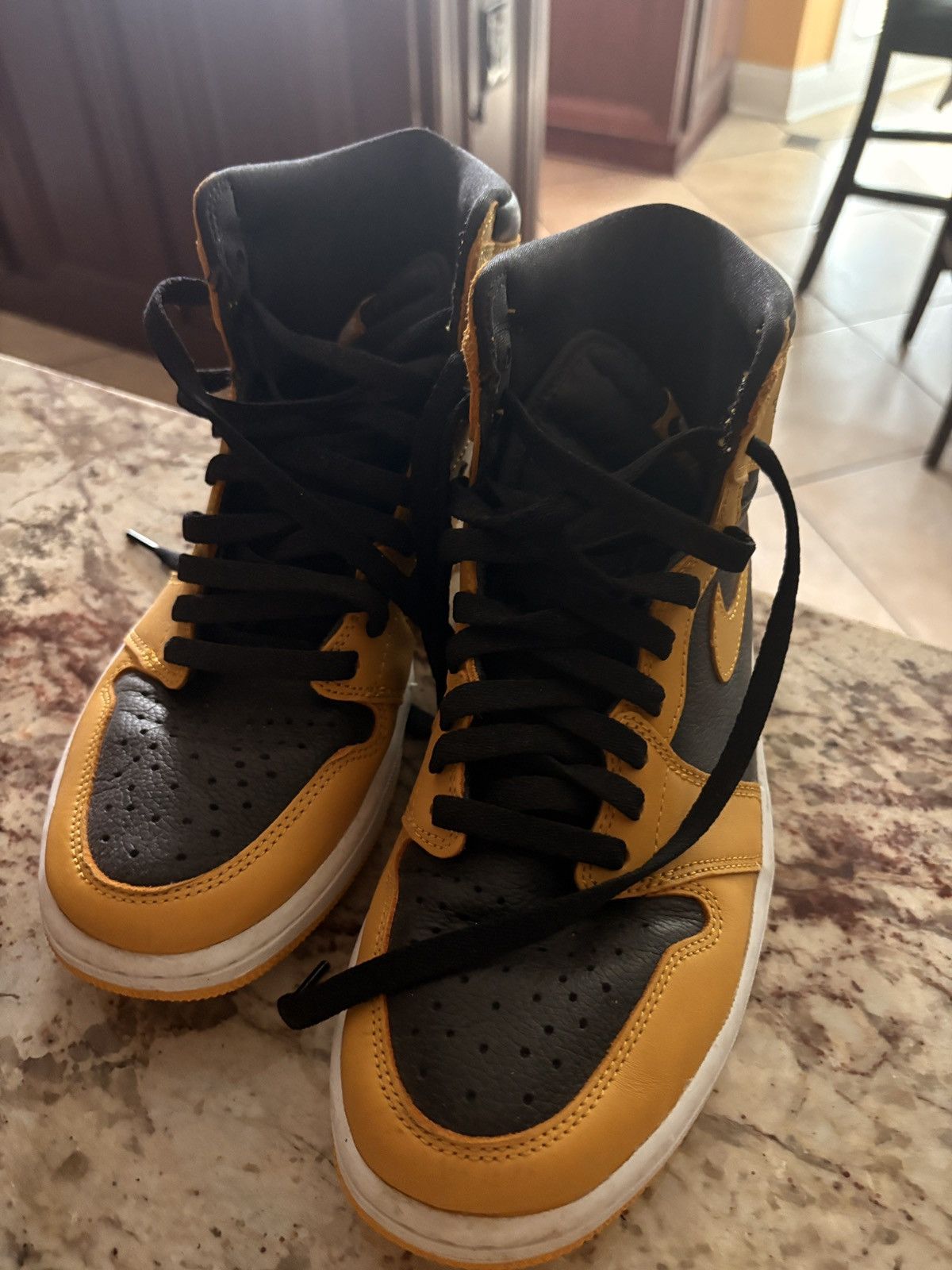 Jordan Brand Air jordan 1 Retro High OG Pollen Size US 9.5 / EU 42-43 - 3 Thumbnail
