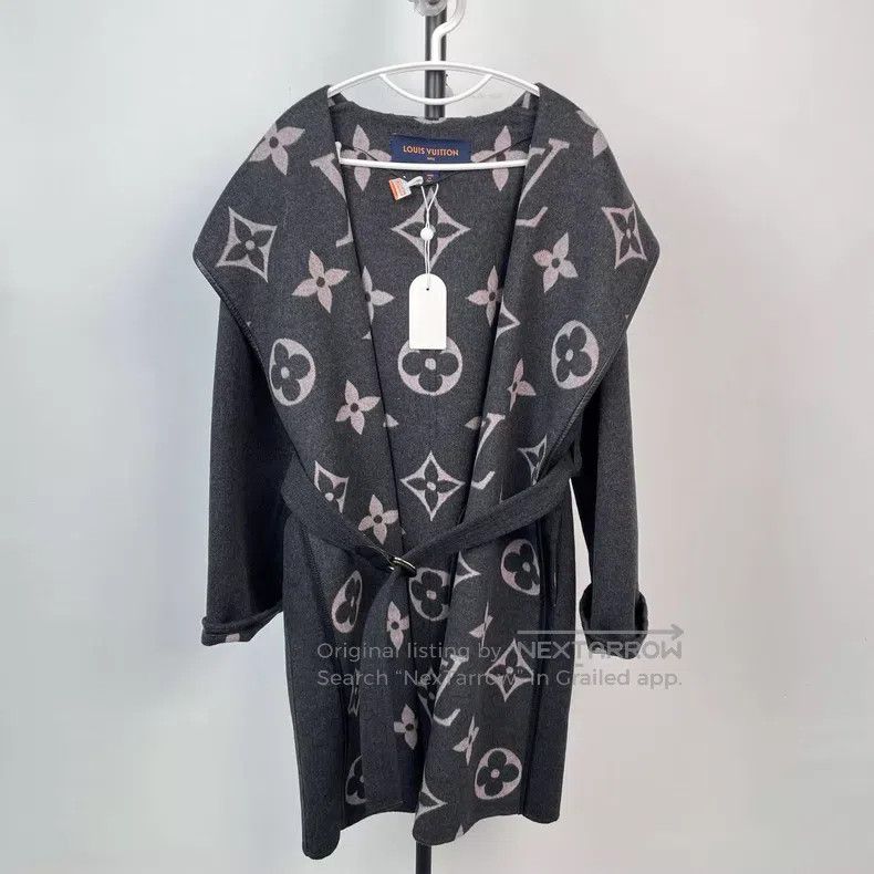 Louis Vuitton Louis Vuitton Long bathrobe coat in dark grey with full pr Size XS / US 0-2 / IT 36-38 - 1 Thumbnail