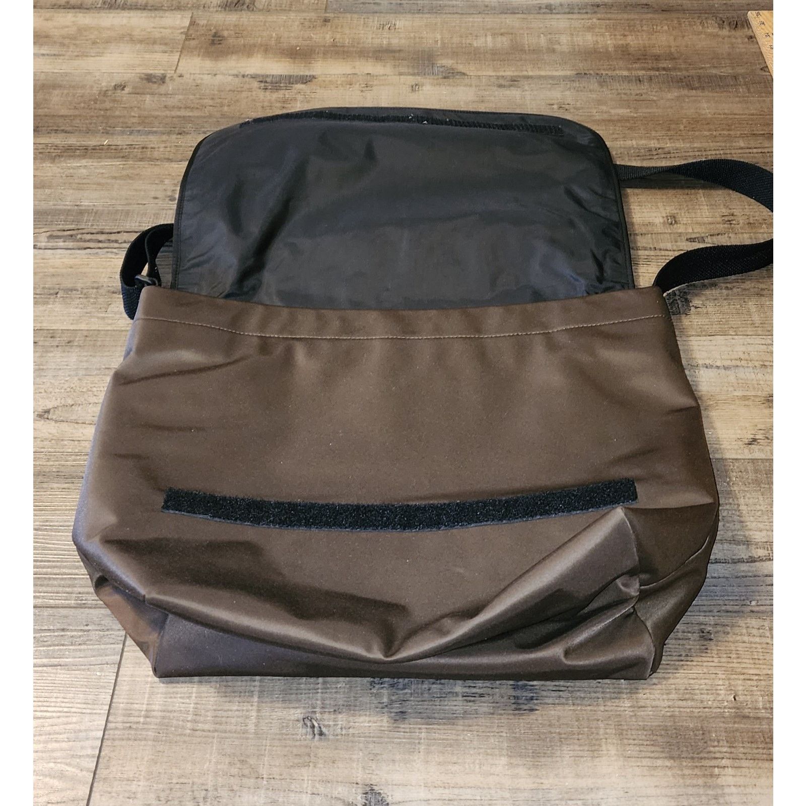 Kate Spade VTG KATE SPADE Brown Messenger Bag. Read Desc. Box 15 Size ONE SIZE - 3 Thumbnail