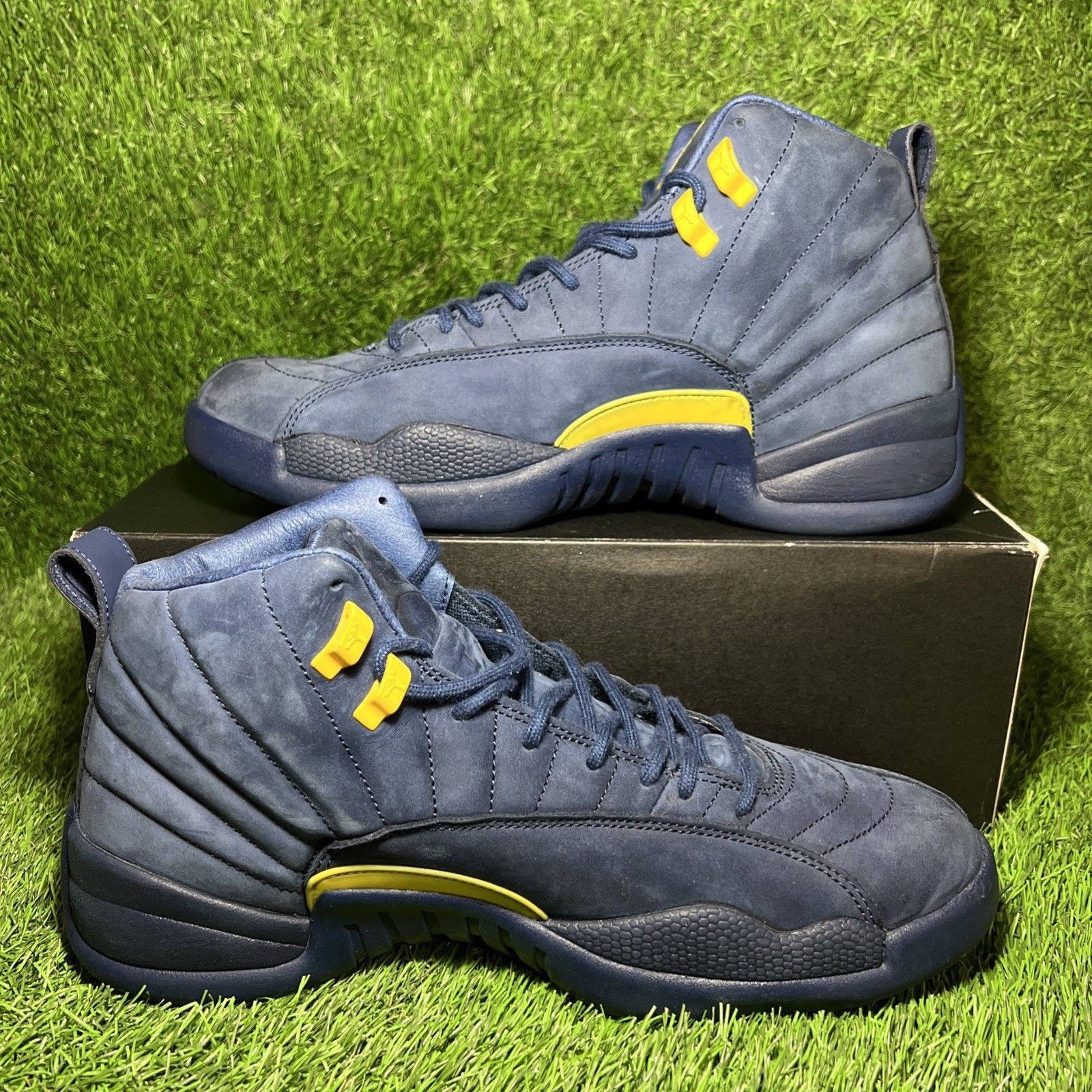 Nike Size 11.5 - Air Jordan 12 Retro Michigan Size US 11.5 / EU 44-45 - 2 Thumbnail