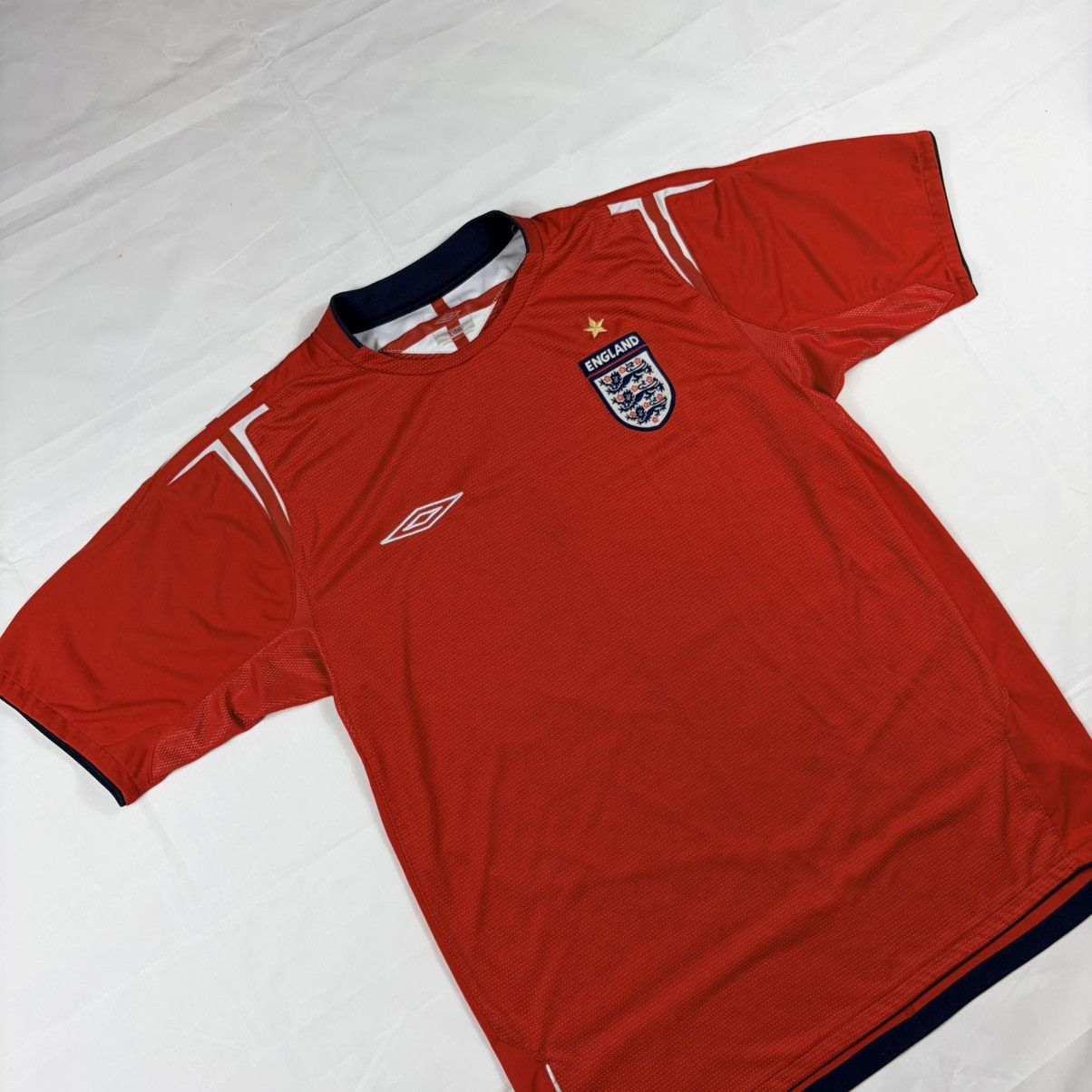 Umbro 2004-05 Umbro England Away Jersey Red Vintage M Size US M / EU 48-50 / 2 - 6 Thumbnail