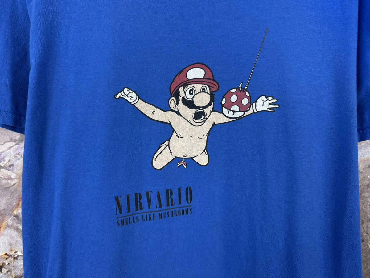 Gildan Men’s Humor Nirvario Smells Like Mushrooms T-Shirt Size L Size US L / EU 52-54 / 3 - 5 Thumbnail