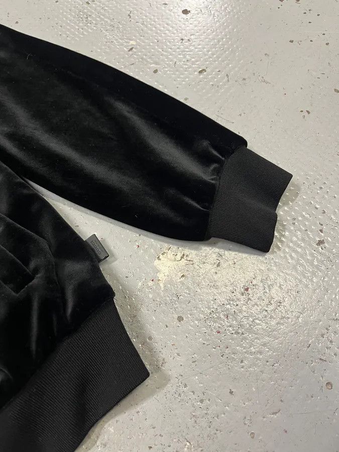 Gucci 2010s Gucci Black Velvet Bomber Jacket Size US S / EU 44-46 / 1 - 5 Thumbnail