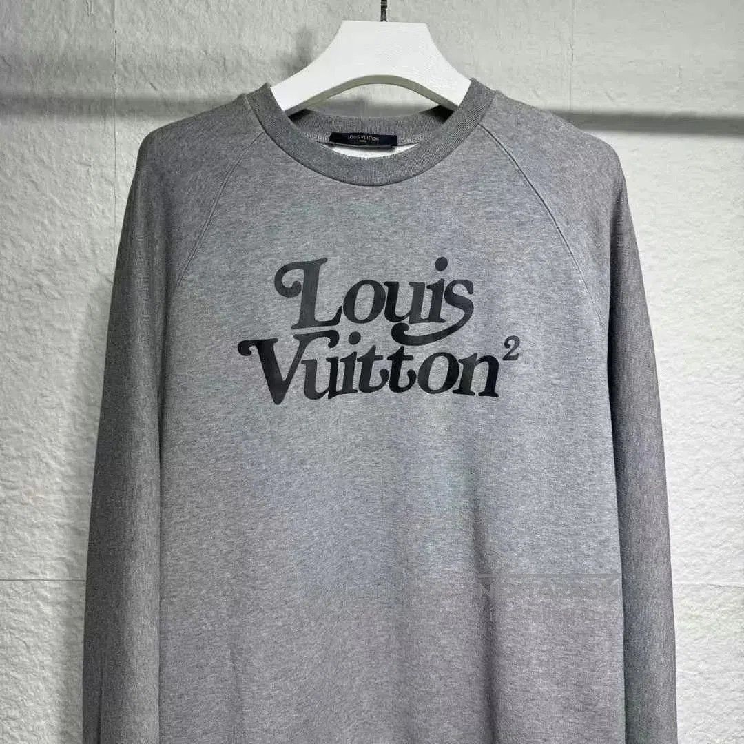 Louis Vuitton Louis Vuitton XXL Item. Size US XXL / EU 58 / 5 - 2 Thumbnail