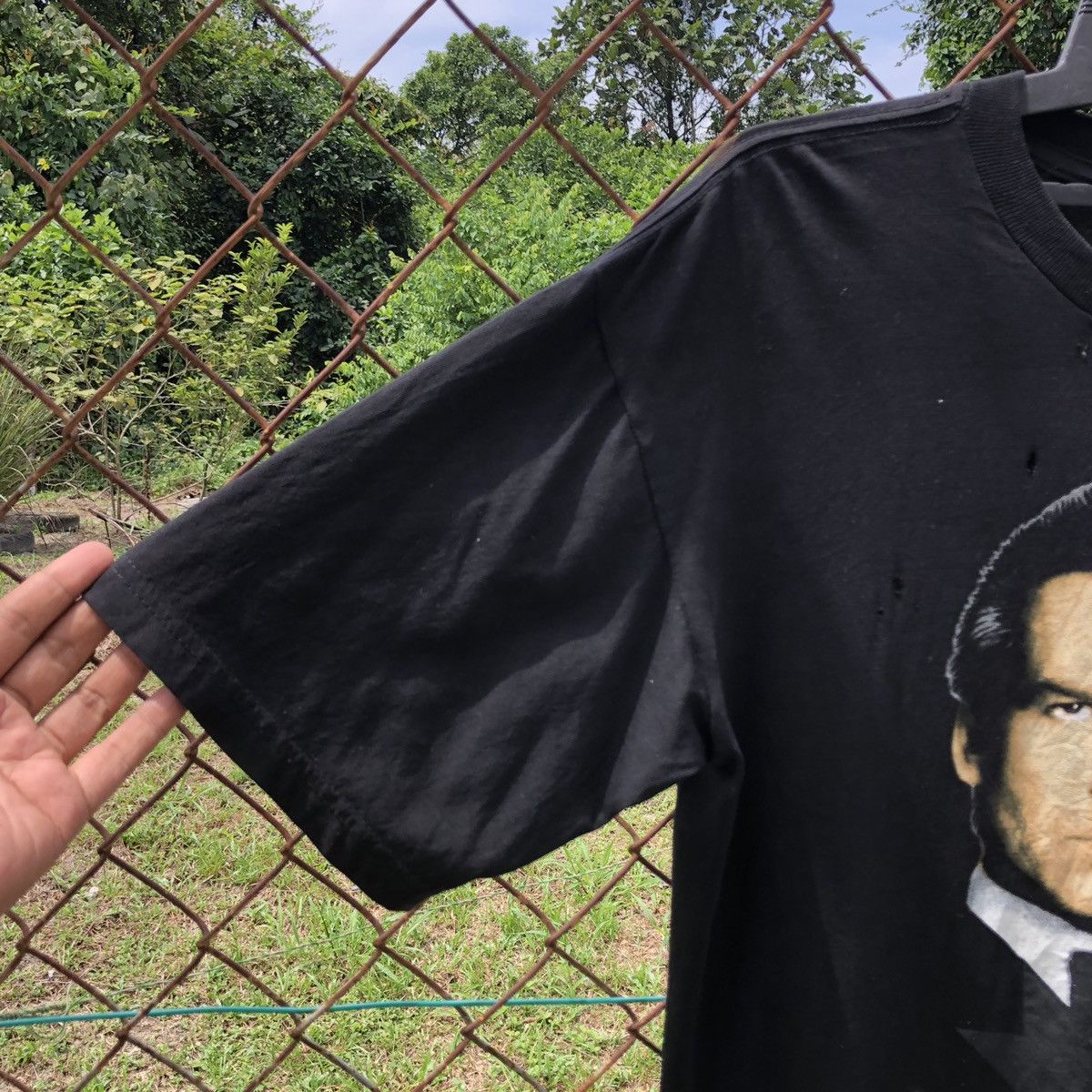 Vintage Vintage 1995 James Bond Goldenye THRASHED T-shirt Black Size US XL / EU 56 / 4 - 6 Thumbnail