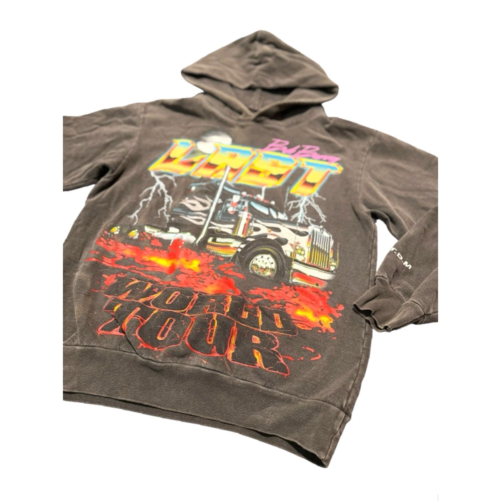 Vintage VINTAGE Bad Bunny El Último Tour Del Mundo 2022 Hoodie Trucker Graphic Size S Black Unisex Adults Cotton Pullover Graphic Print Skull Mens Size US S / EU 44-46 / 1 - 3 Thumbnail