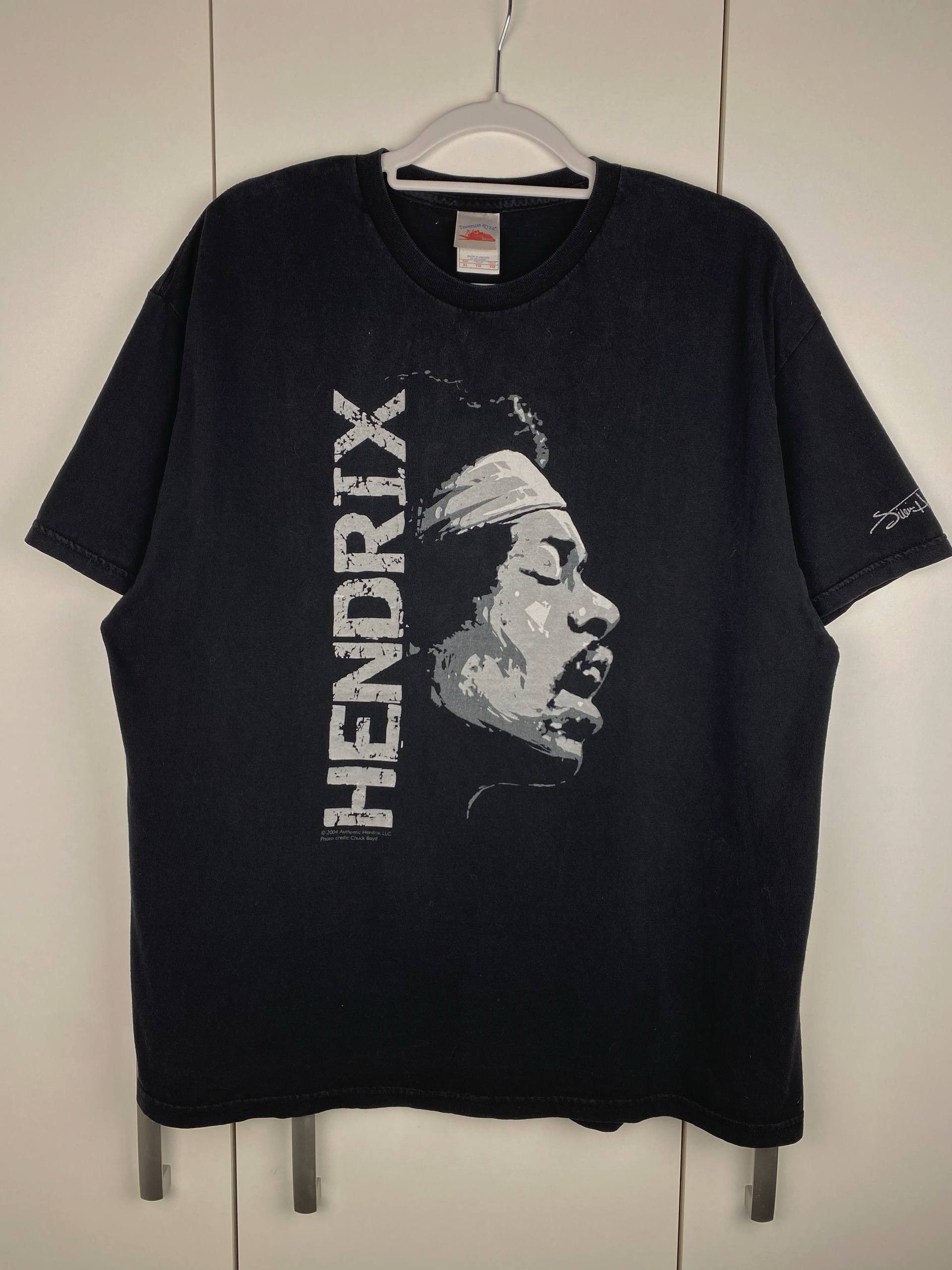 Jimi Hendrix Vintage Jimi Hendrix 2004 Signature Graphic 00s Tee Size US XL / EU 56 / 4 - 1 Thumbnail