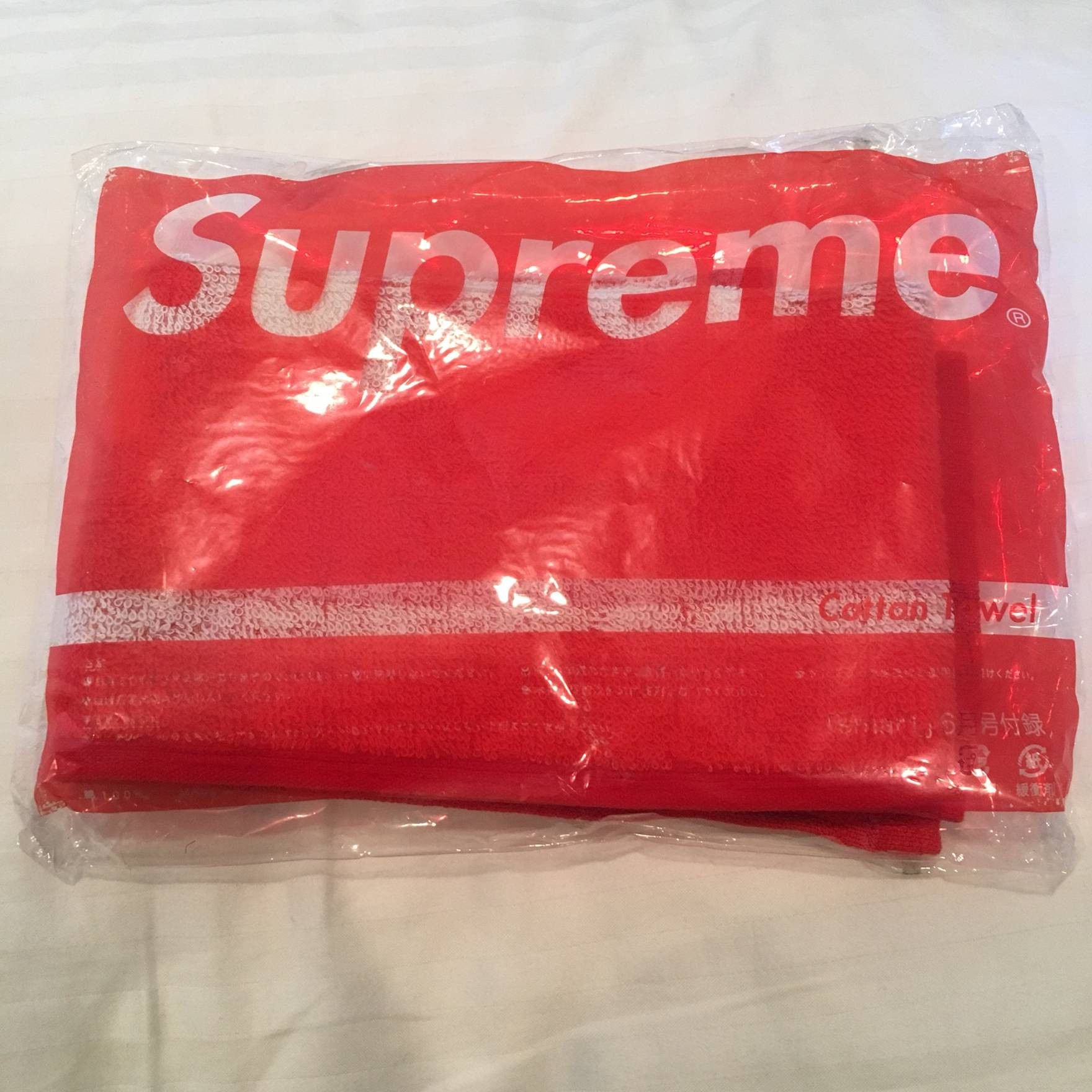 Supreme 🔥 Supreme Towel Red Box Logo New DS Japan Limited Size ONE SIZE - 2 Thumbnail