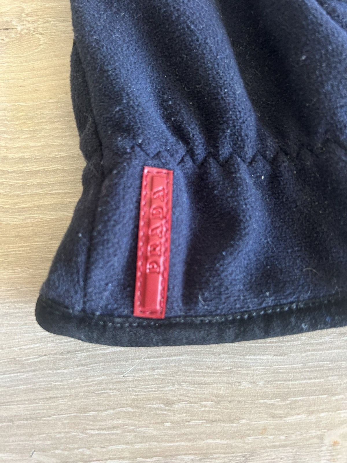 Prada Prada Navy Fleece Gloves with Red Logo Tag Size ONE SIZE - 3 Thumbnail