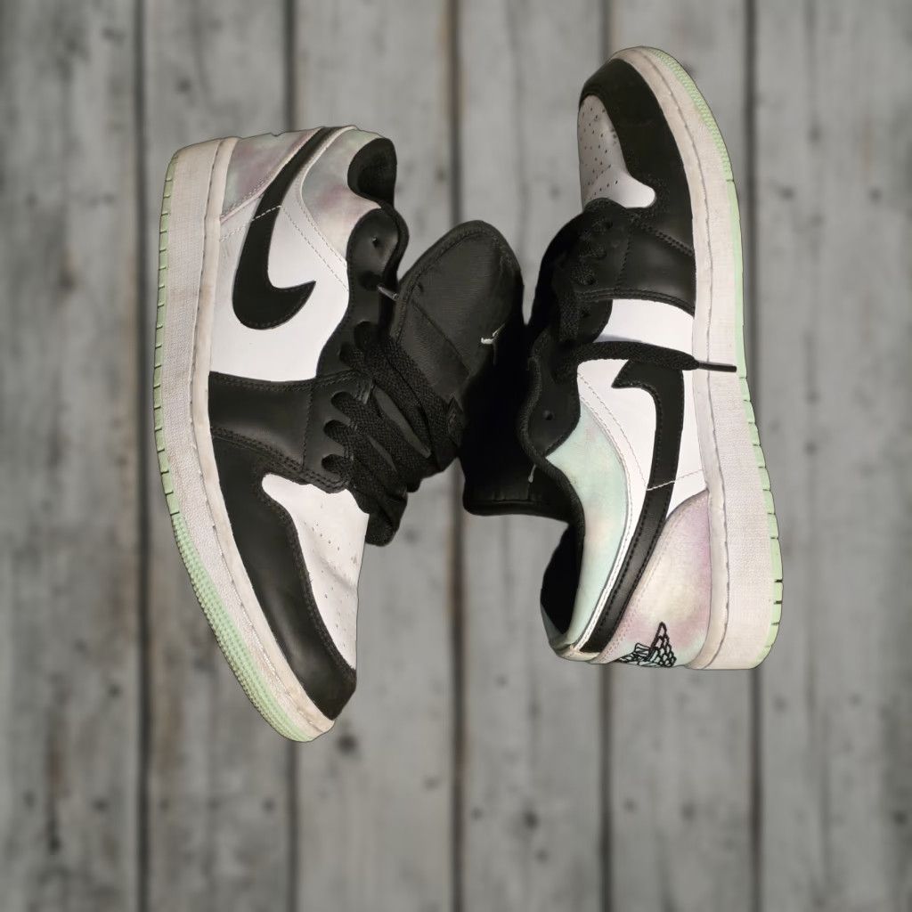 Jordan Brand Nike Air Jordan 1 Low SE Tie Dye Panda Special Edition Sneakers Men 9 White/Mint Foam/Black Size US 9 / EU 42 - 1 Thumbnail