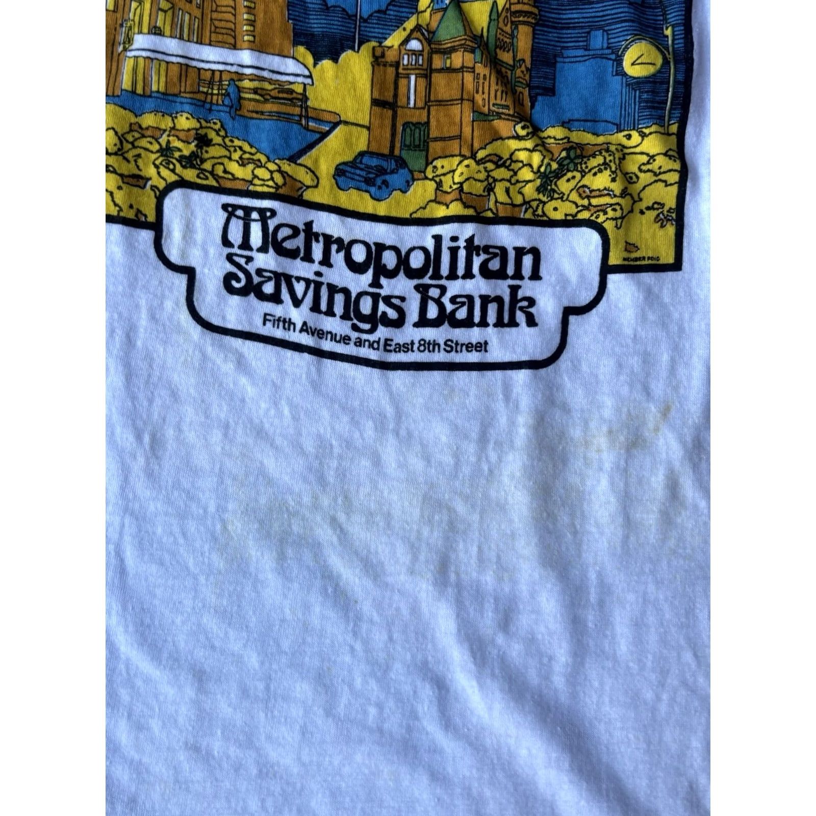Vintage VINTAGE NY Metropolitan Saving Bank T-Shirt L White 50/50 Crew Neck Short Sleeve Men 70s 80s Logo Graphic Print Size US L / EU 52-54 / 3 - 5 Thumbnail