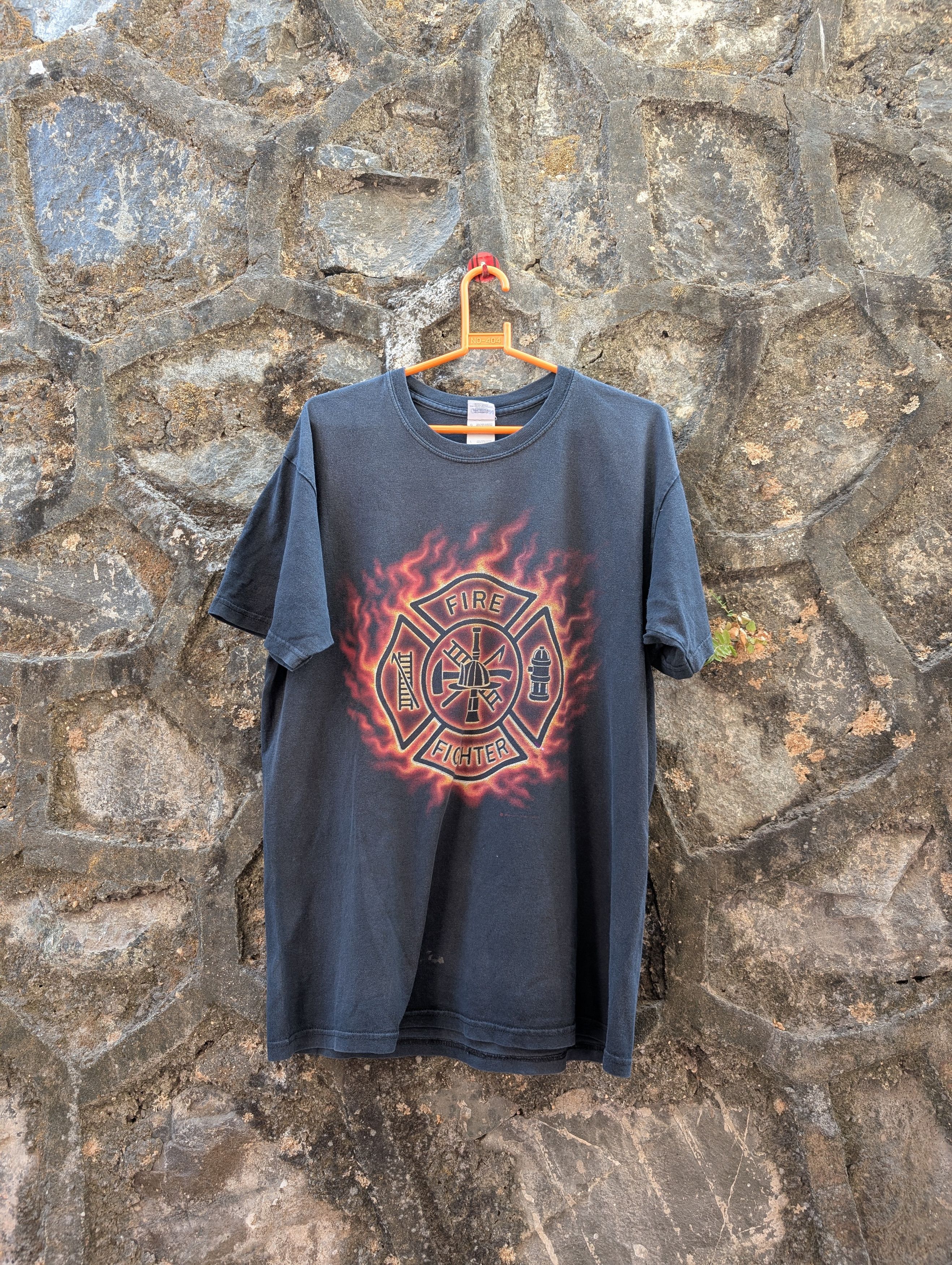 Vintage Thrashed Faded Vintage Y2K Fire Fighter Flames Tee Size US L / EU 52-54 / 3 - 1 Thumbnail