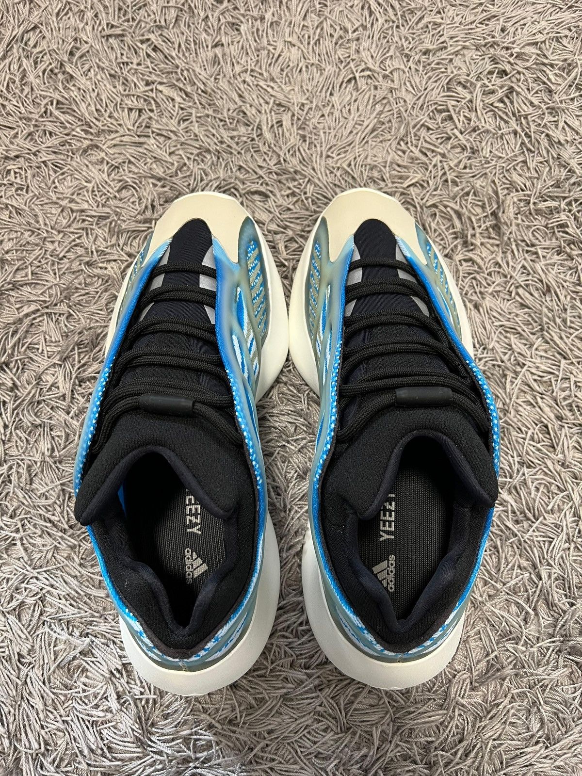 Adidas Adidas Yeezy 700 V3 Arzareth Size US 10 / EU 43 - 3 Thumbnail