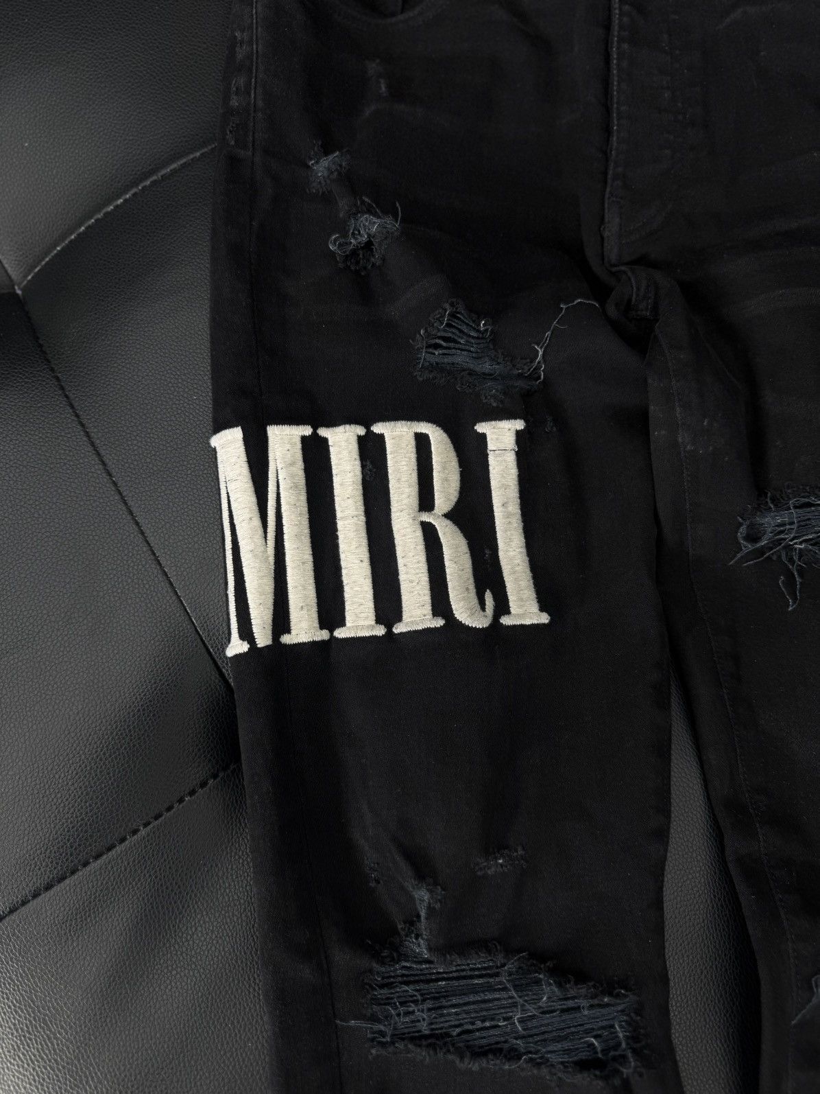 Amiri Amiri Logo Black White Patch Jeans Size 32 Pre Owned 🧼 Size US 32 / EU 48 - 3 Thumbnail