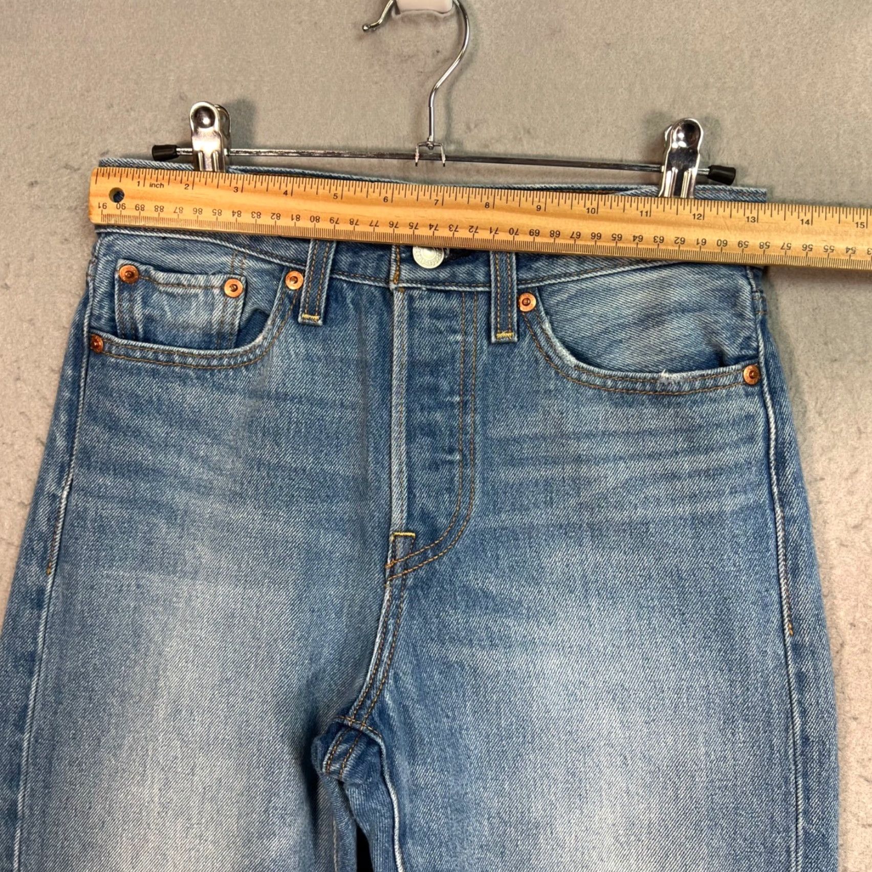 Levi's VINTAGE Levi's High-Rise Straight Jeans Size 25 Light Wash Denim Frayed Hem Womens Size 42" / US 20 - 6 Thumbnail