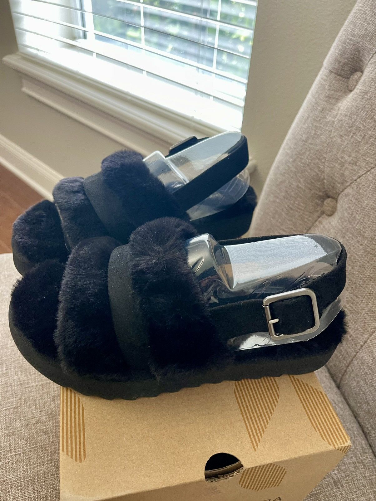 Ugg Koolaburra by UGG Fuzz'd Out Women's Sandal Slippers size 5 Size US 5 / IT 35 - 5 Thumbnail