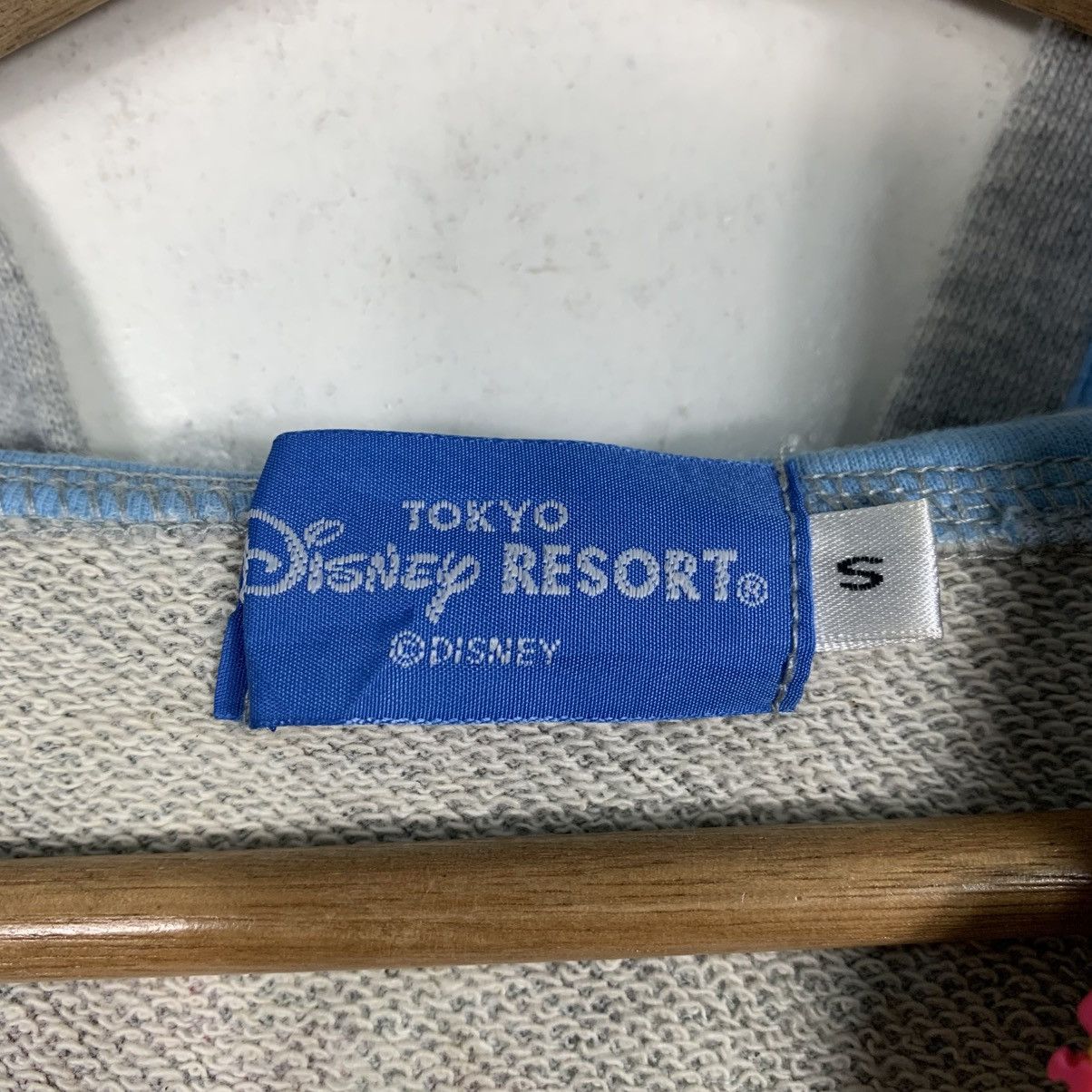 Disney Tokyo Disney Resort Toy Store Big Print Hoodie Size US S / EU 44-46 / 1 - 18 Thumbnail