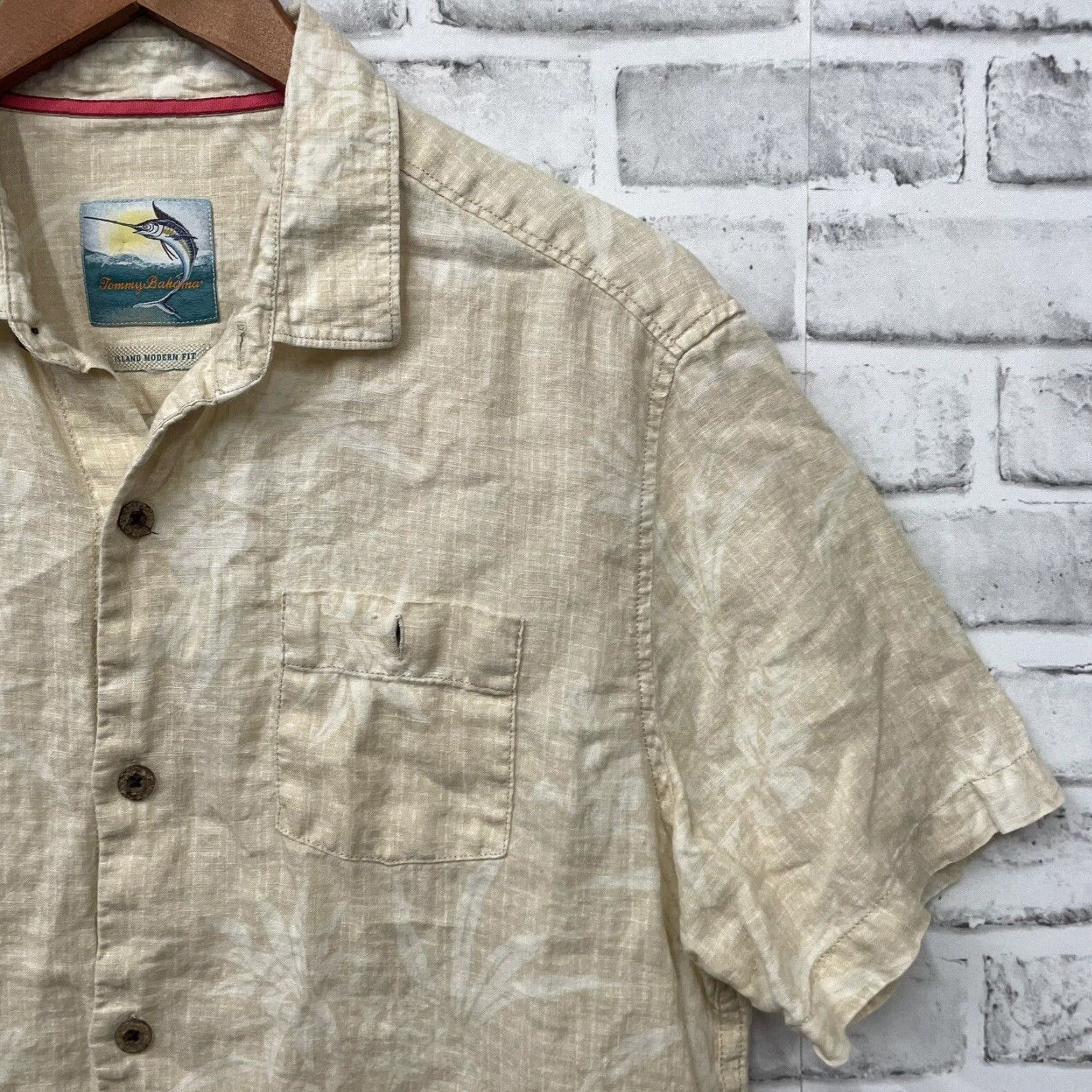 Tommy Bahama Tommy Bahama Island Modern Fit Short Sleeve Button-Down Shirt Mens M Beige Size US M / EU 48-50 / 2 - 2 Thumbnail