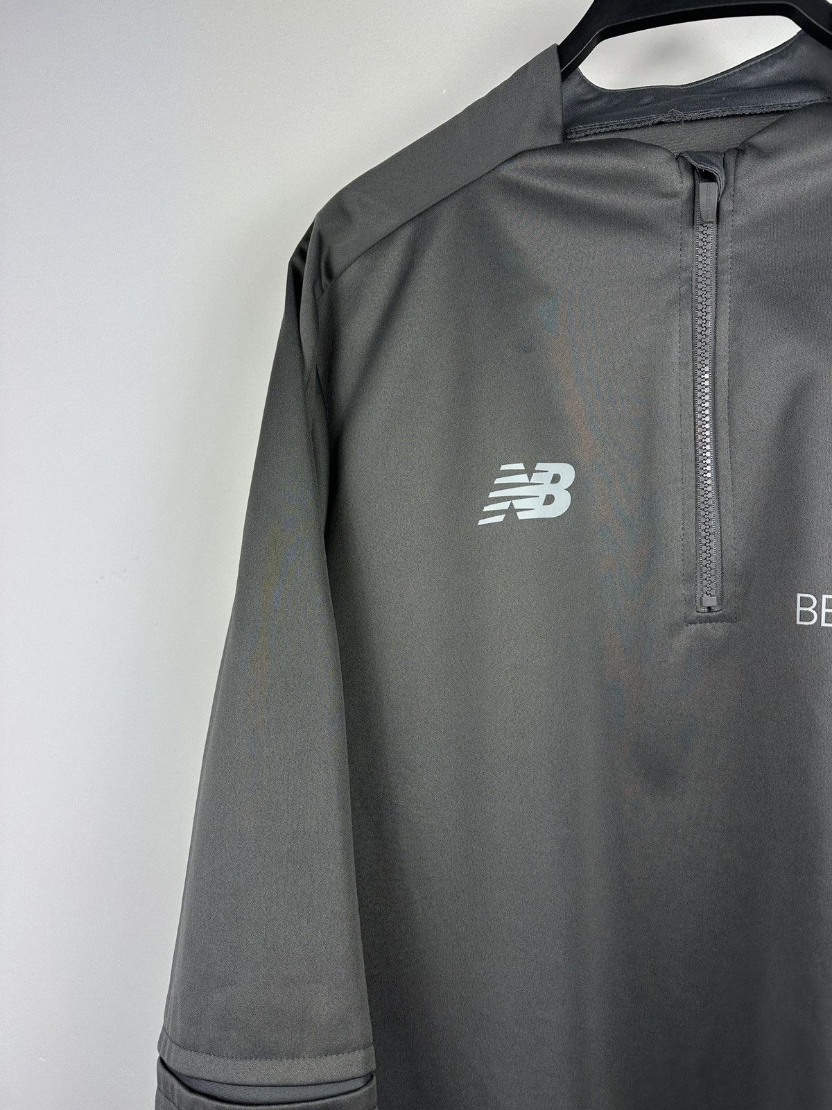 New Balance New Balance Liverpool Men’s Training Long Sleeve Jersey Size US XL / EU 56 / 4 - 2 Thumbnail