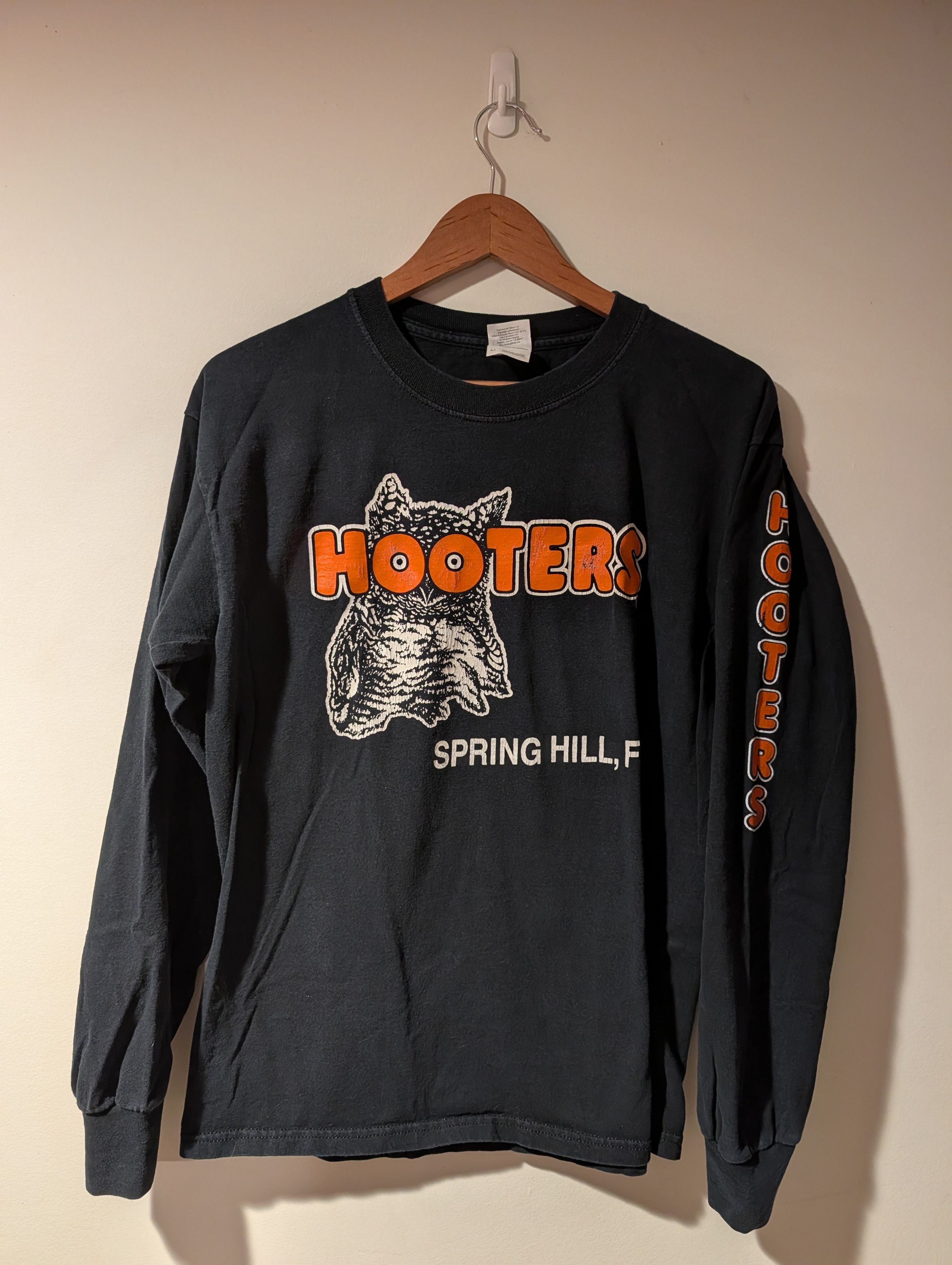 Gildan VTG Hooters Spring Hill Florida Owl Long Sleeve T Shirt Size US M / EU 48-50 / 2 - 1 Thumbnail