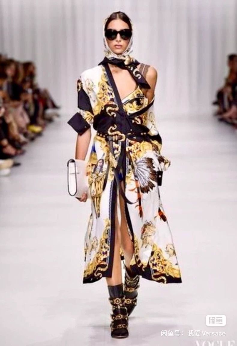Versace Versace Mulberry silk dress Size L / US 10 / IT 46 - 1 Thumbnail