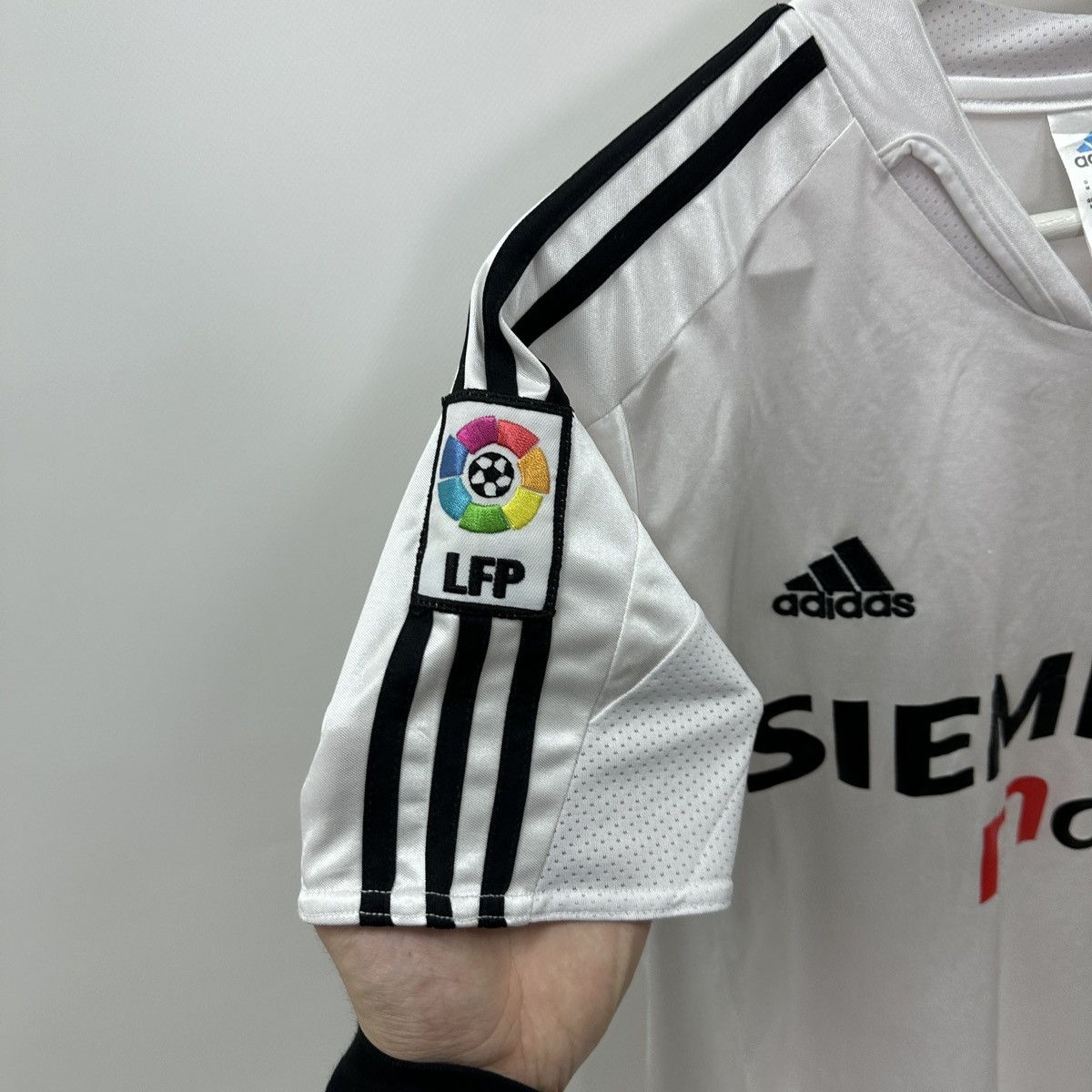 Vintage Vintage 00s Real Madrid Soccer Jersey Zidane Adidas y2k hype Size US M / EU 48-50 / 2 - 12 Thumbnail
