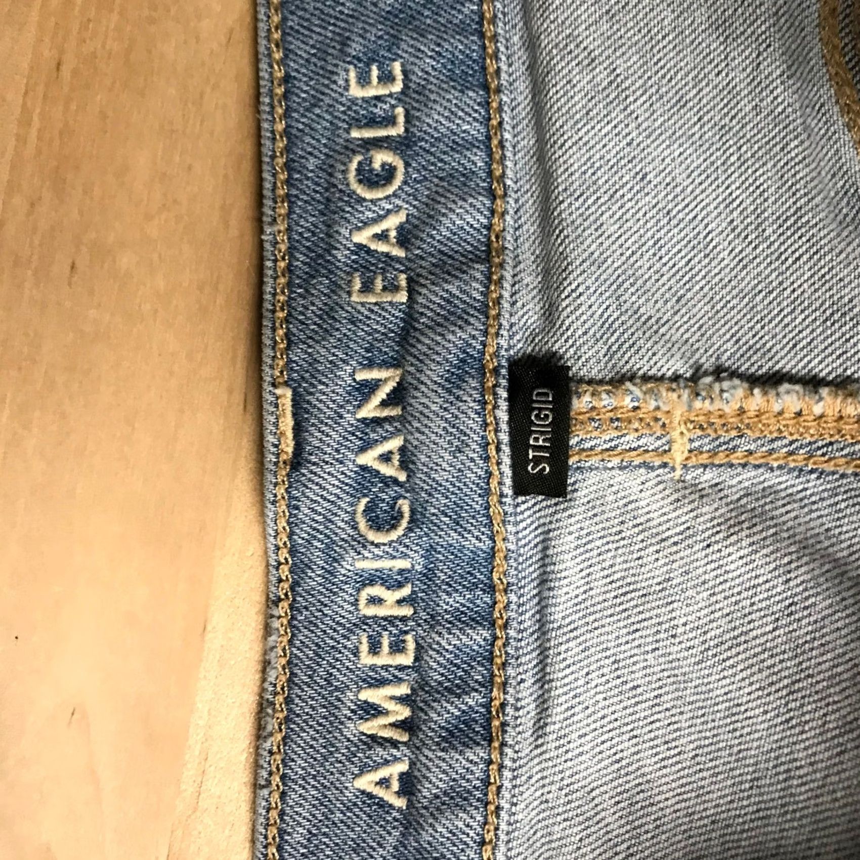 Vintage AMERICAN EAGLE HIGH WAIST DISTRESSED DENIM SHORTS WOMENS SIZE 14 LIGHT WASH Size 36" / US 14 / IT 50 - 7 Thumbnail
