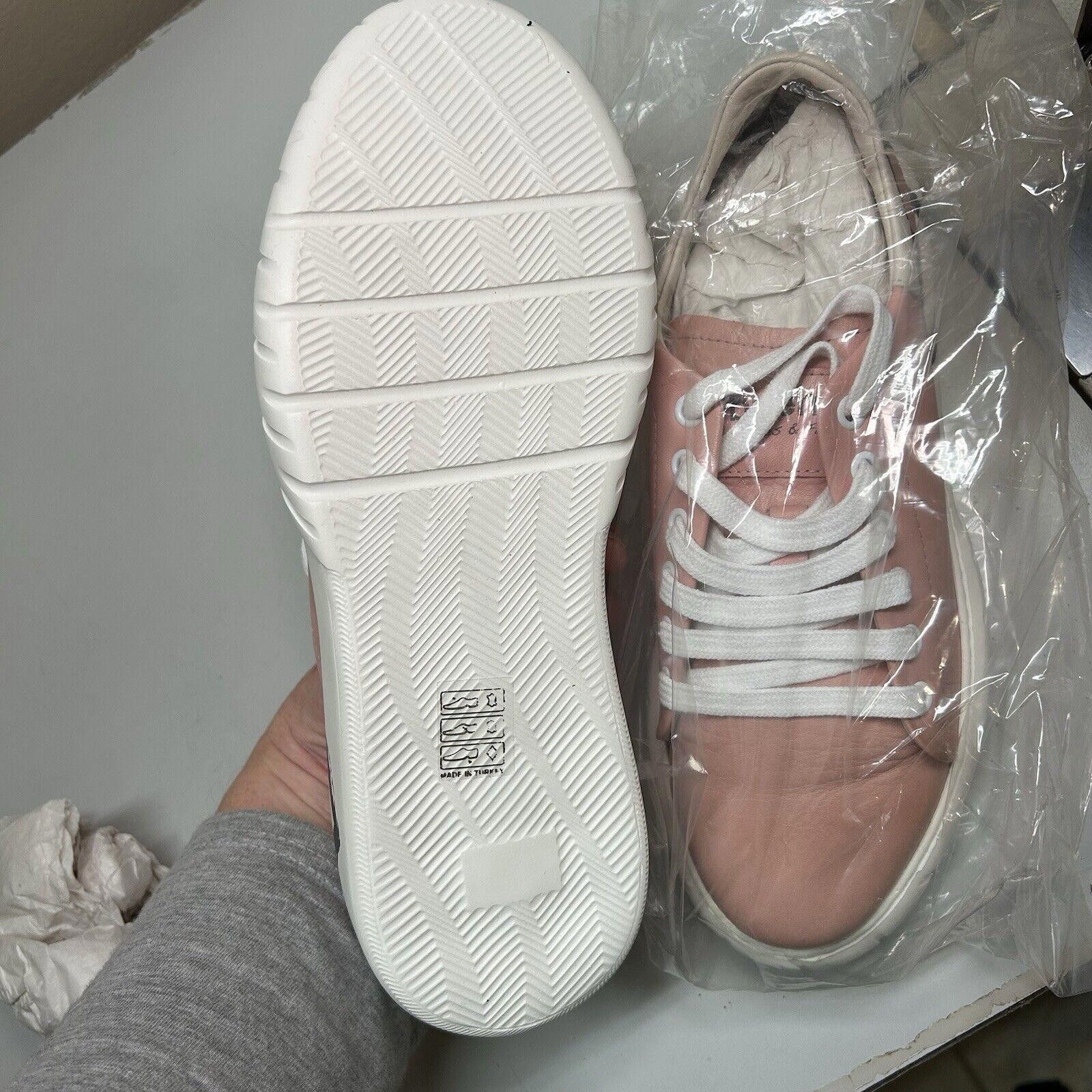 Designer Bueno PINK Women's Leather Sneakers US 8 EU 39 Low Top Heart Size US 8 / IT 38 - 8 Thumbnail