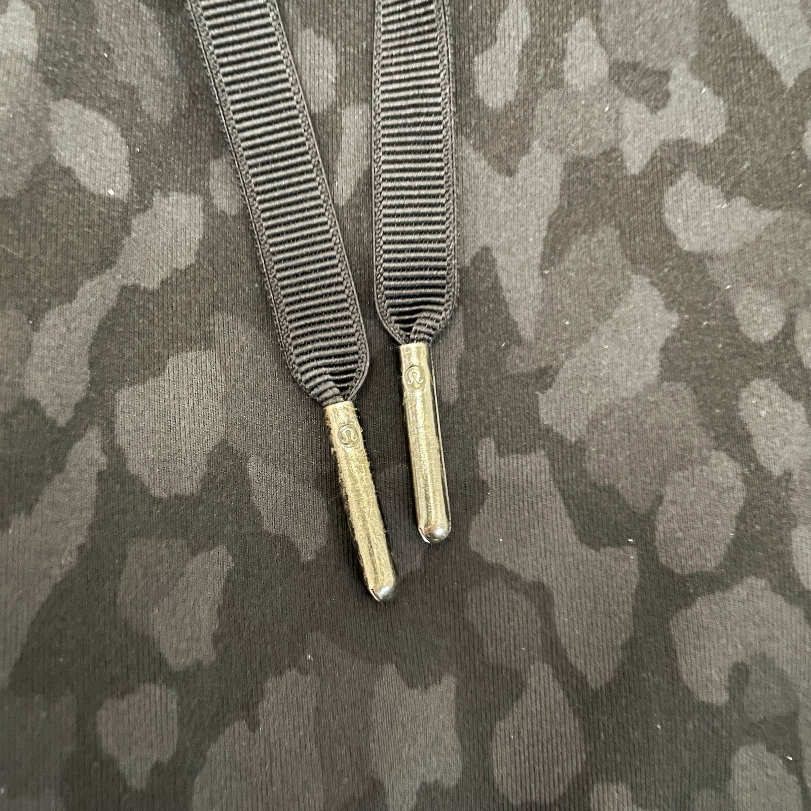 Lululemon Lululemon On the Fly 7/8 Pant Formation Camo Deep Coal Gray Size 32" / US 10 / IT 46 - 6 Thumbnail