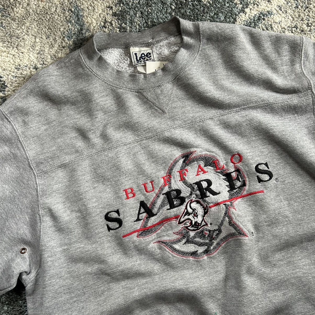 NHL LATE 90s MiD 2000s LEE SPORT BUFFALO SABRES PANELED CREWNECK Size US L / EU 52-54 / 3 - 2 Thumbnail