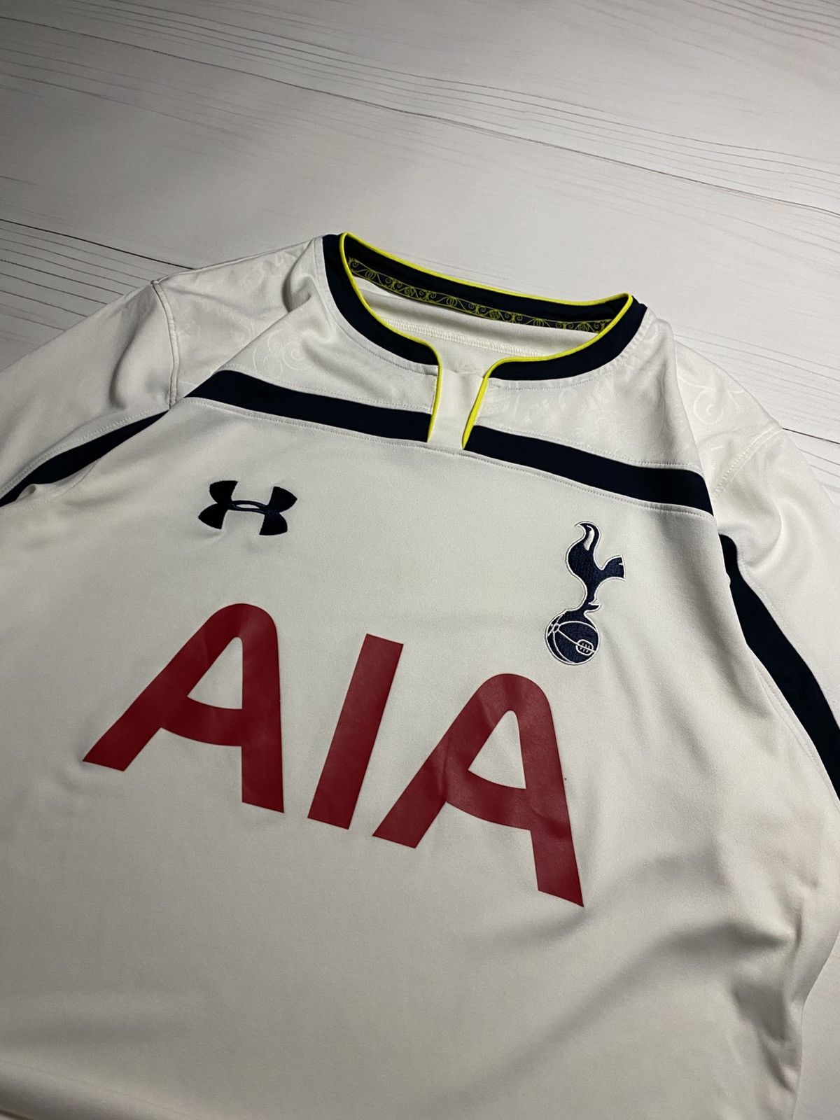 Under Armour × Vintage Under Armour Tottenham Hotspur 2014/15 home soccer jersey Size US L / EU 52-54 / 3 - 7 Thumbnail