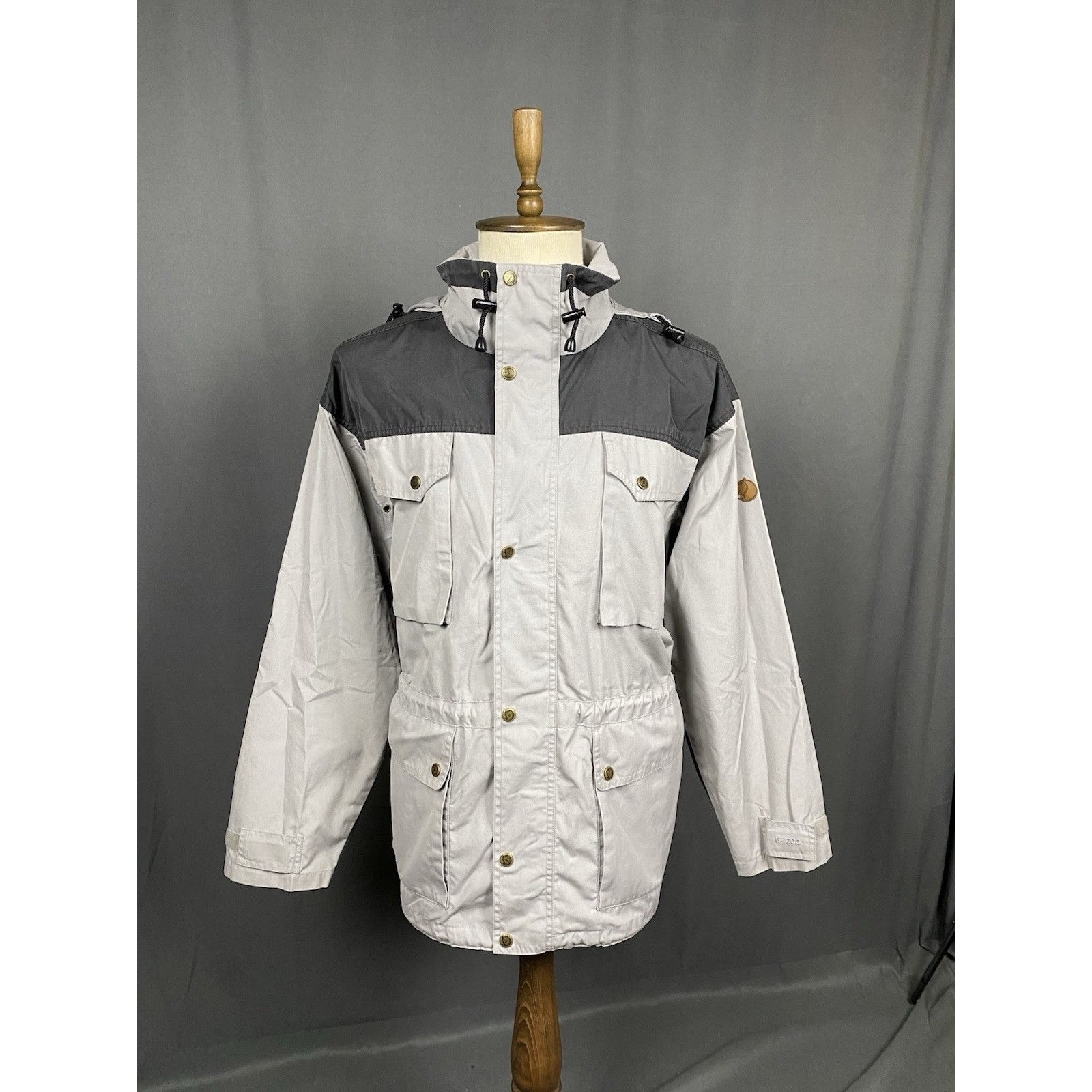 Fjallraven Fjallraven Men's Gray Multipocket Utility Hunting Windbreake Size US L / EU 52-54 / 3 - 1 Thumbnail