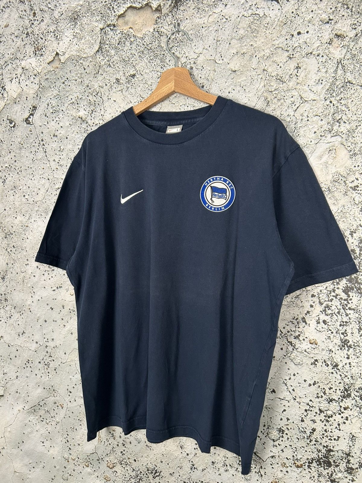 Nike Vintage Nike Hertha Berlin Football Tee Soccer Jersey Sport Size US L / EU 52-54 / 3 - 2 Thumbnail