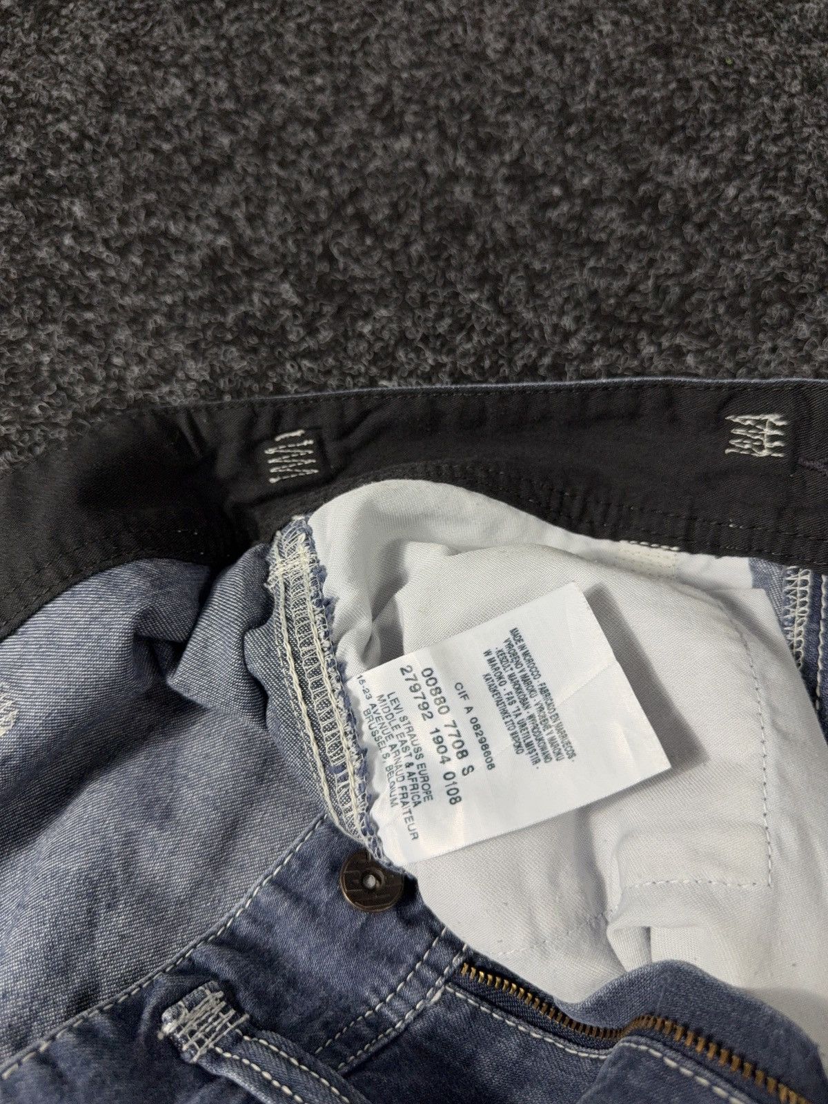 Levi's 00s Vintage Levi’s 880 Baggy Workwear Light Wash Denim Jeans Size US 31 - 10 Thumbnail