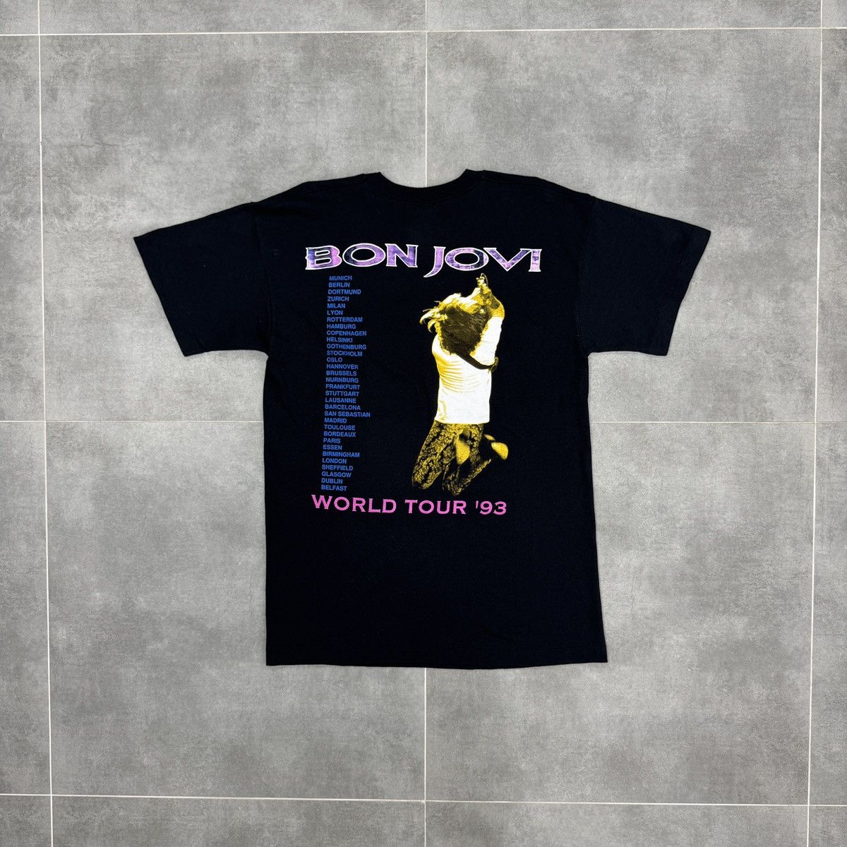 Bon Jovi Vintage Bon Jovi Screen Stars World Tour 1993 T-Shirt Size L Size US L / EU 52-54 / 3 - 14 Thumbnail