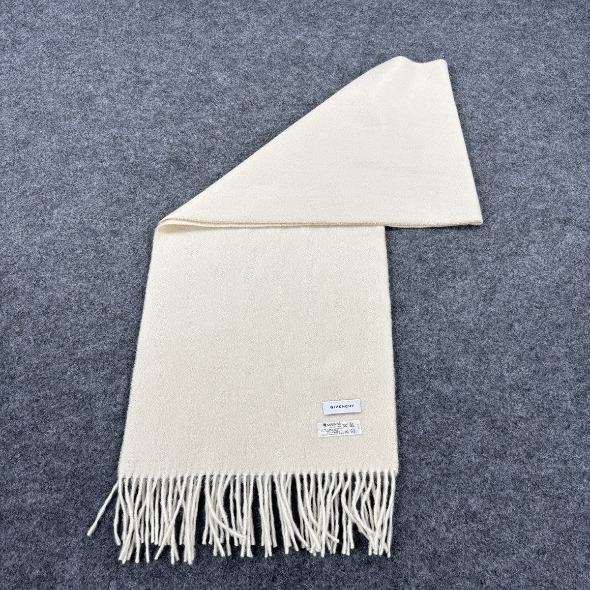 Givenchy Givenchy Scarf # D745 # Muffler # Neckwear Size ONE SIZE - 7 Thumbnail