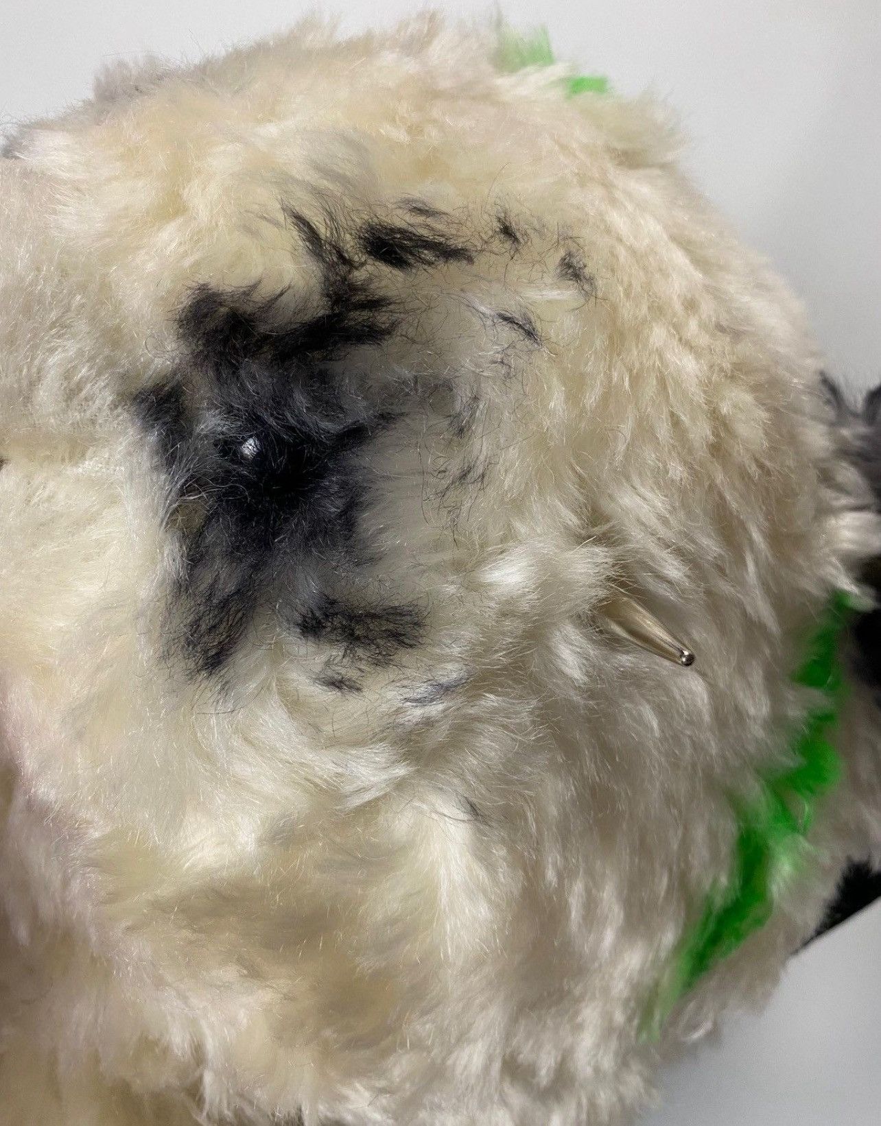 Vetements Vetements 19FW White Mohair Anarchy Bear Backpack Size ONE SIZE - 4 Thumbnail